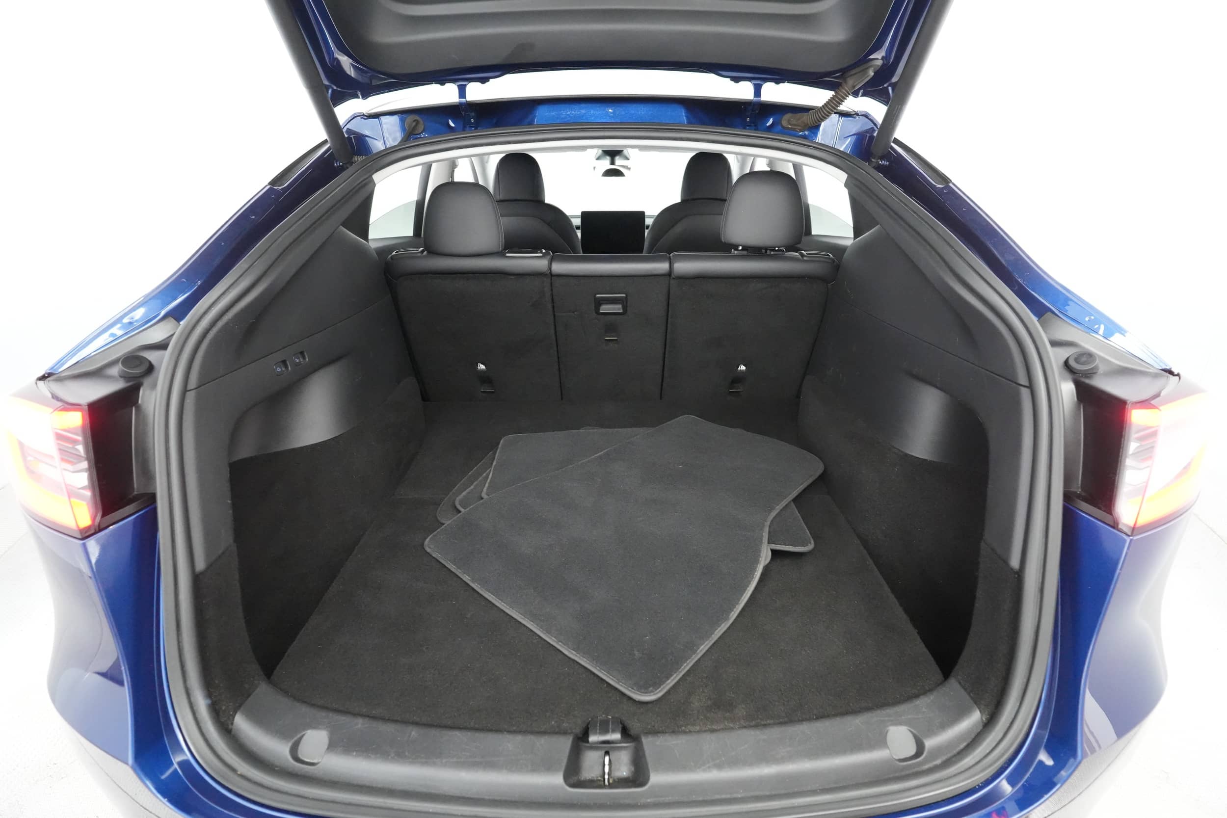 EverCars Co. vehicle image 21 for Tesla Model Y -  Long Range on EverCars Co.