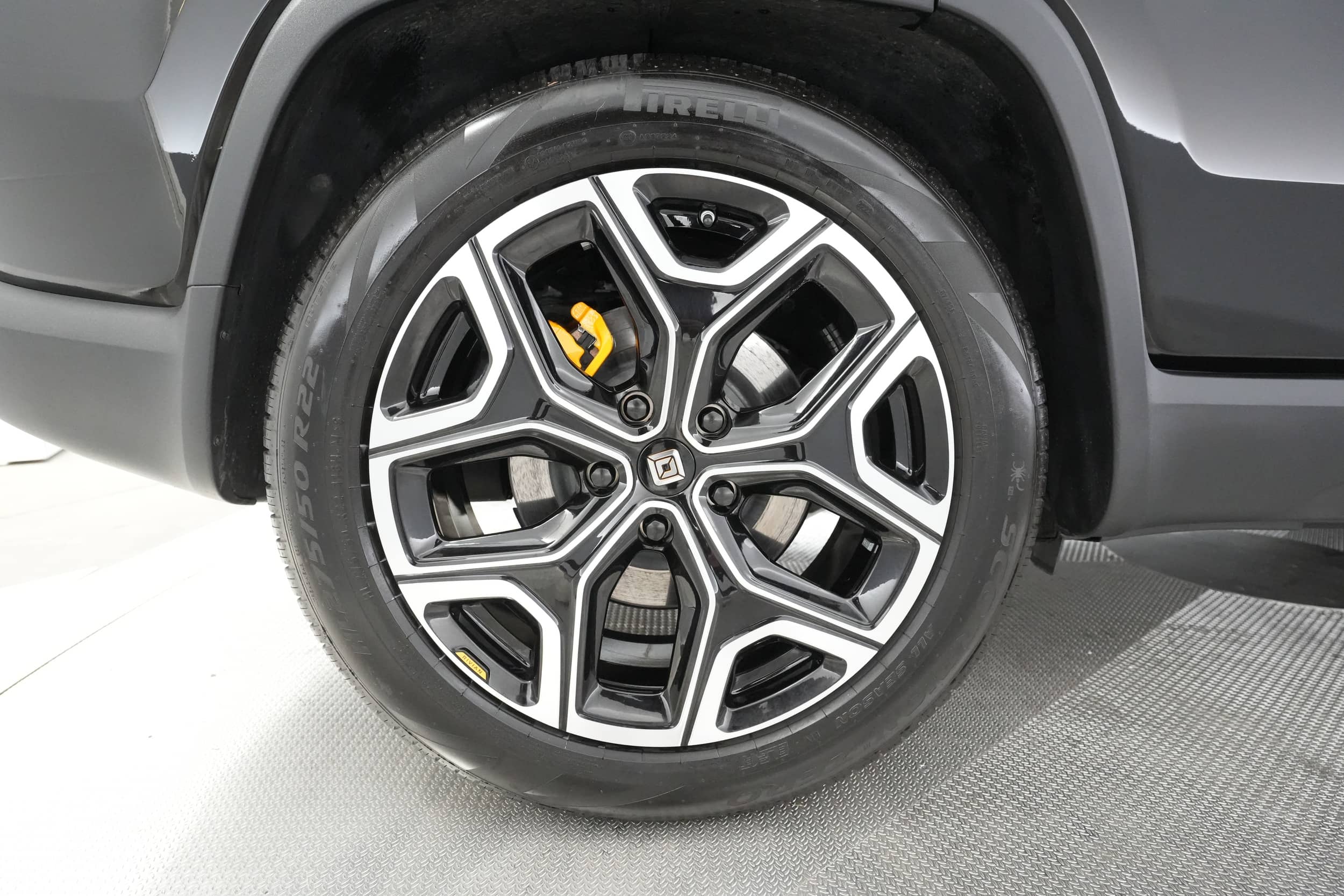 EverCars Co. vehicle image 14 for Rivian R1S -  Launch Edition on EverCars Co.
