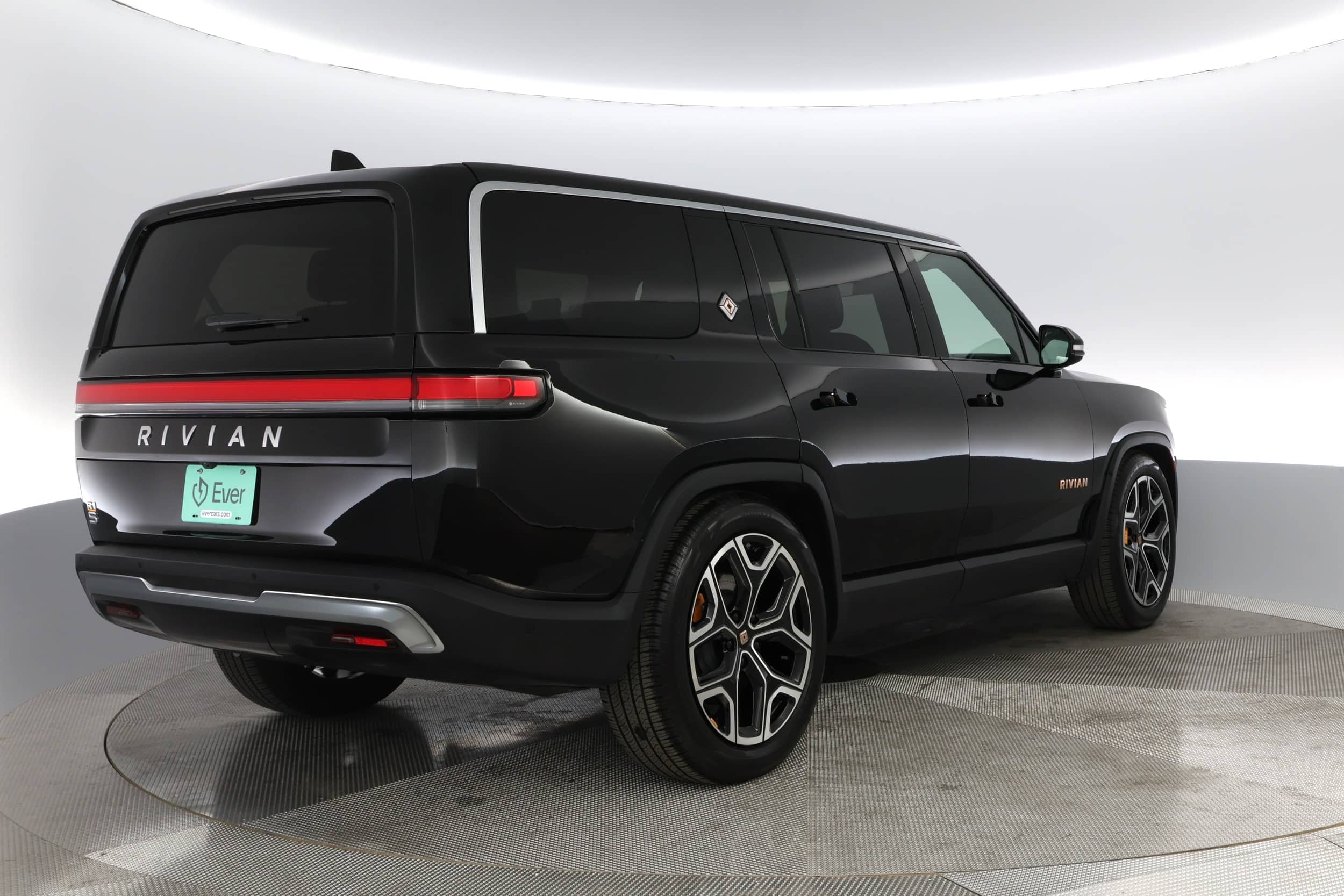 EverCars Co. vehicle image 2 for Rivian R1S -  Launch Edition on EverCars Co.