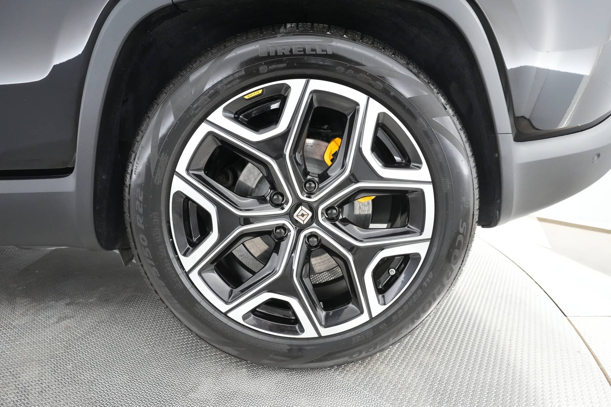 EverCars Co. vehicle image 12 for Rivian R1S -  Launch Edition on EverCars Co.