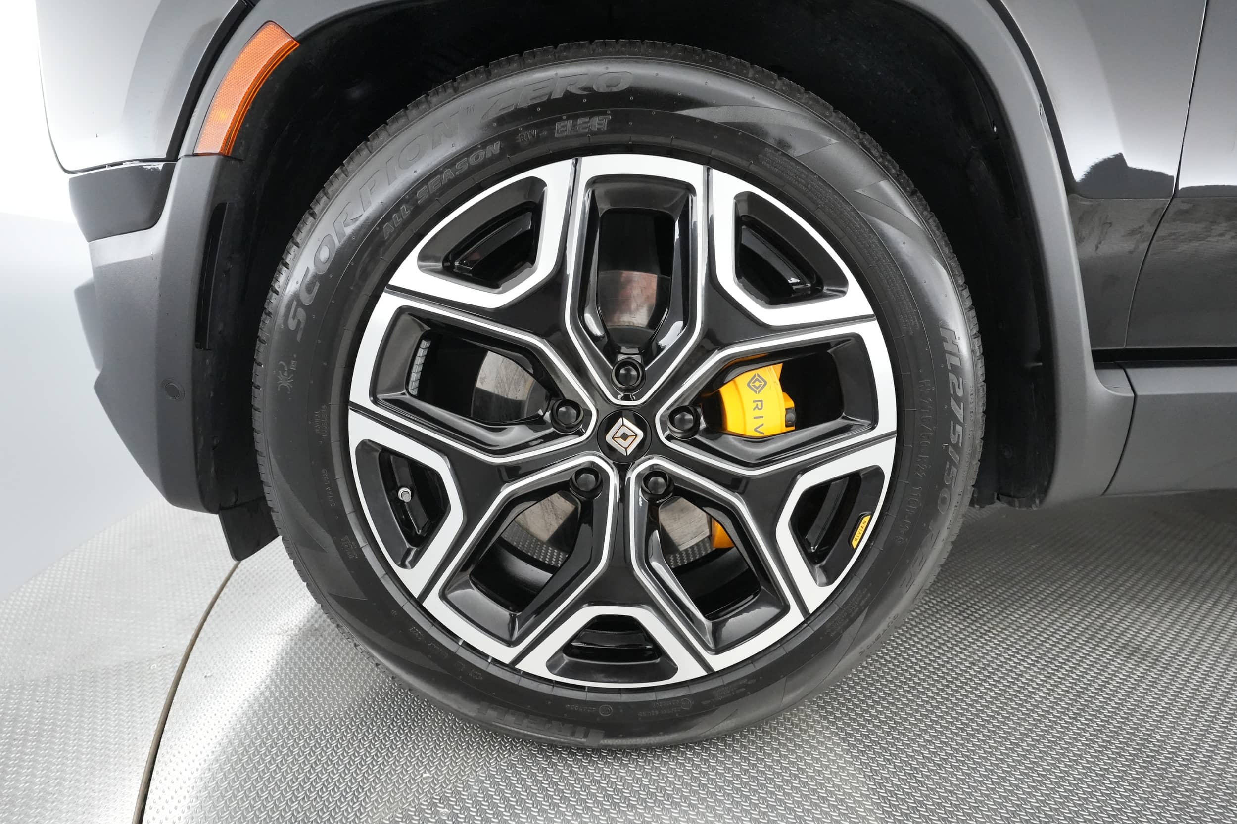 EverCars Co. vehicle image 11 for Rivian R1S -  Launch Edition on EverCars Co.