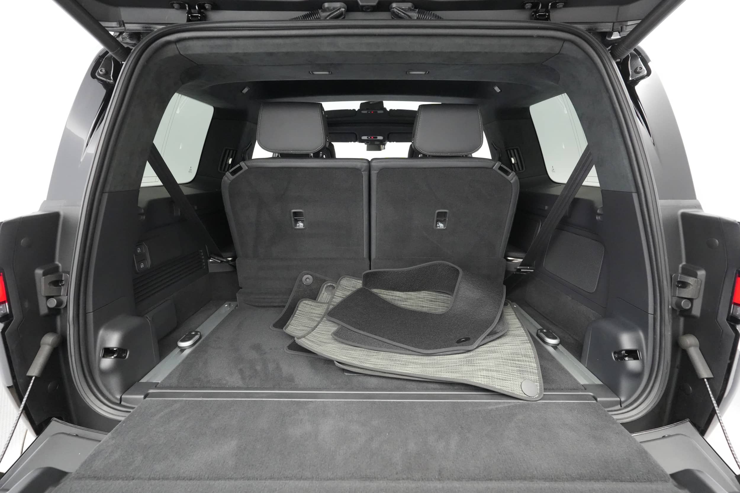 EverCars Co. vehicle image 22 for Rivian R1S -  Launch Edition on EverCars Co.