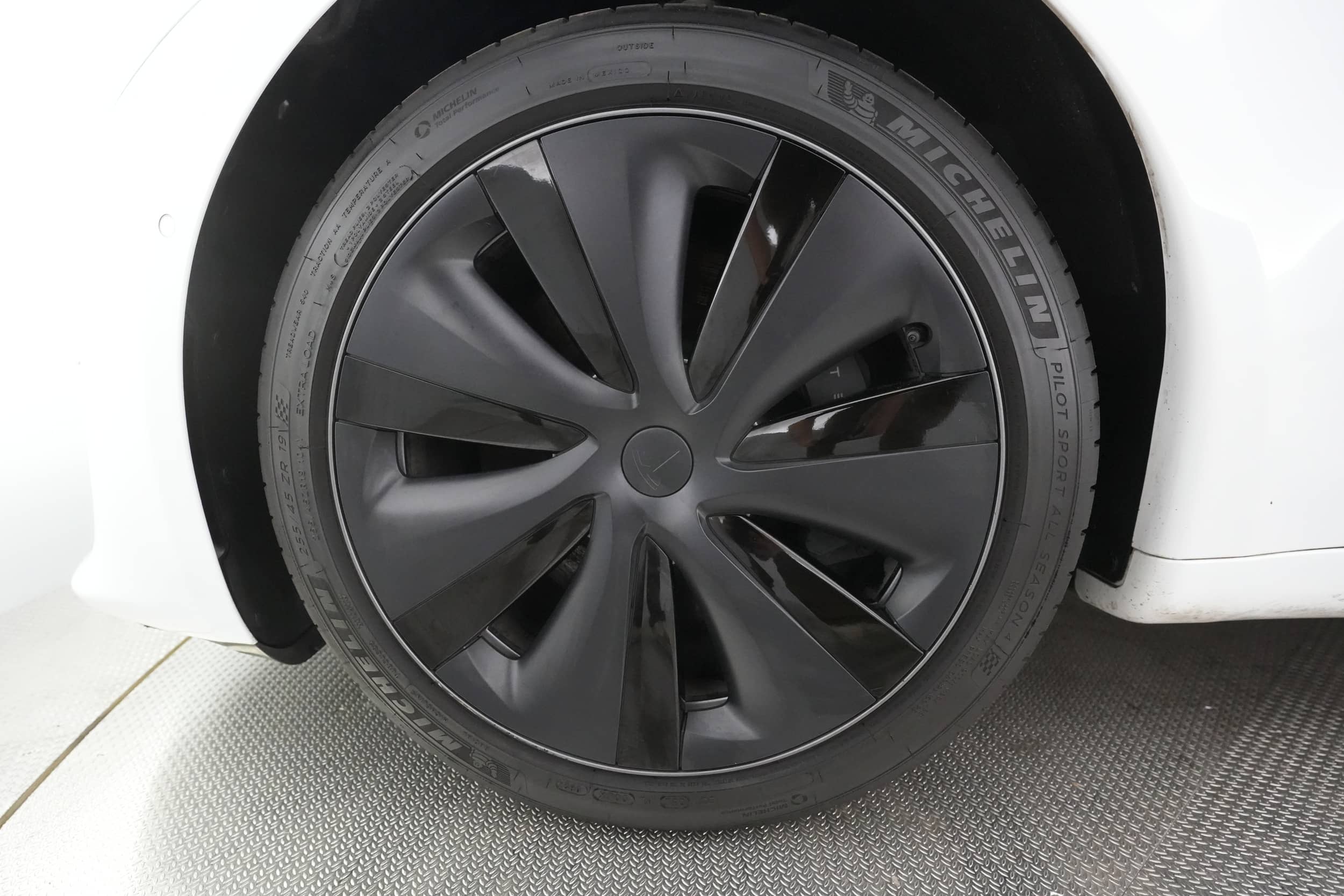 EverCars Co. vehicle image 12 for Tesla Model S -  Long Range on EverCars Co.