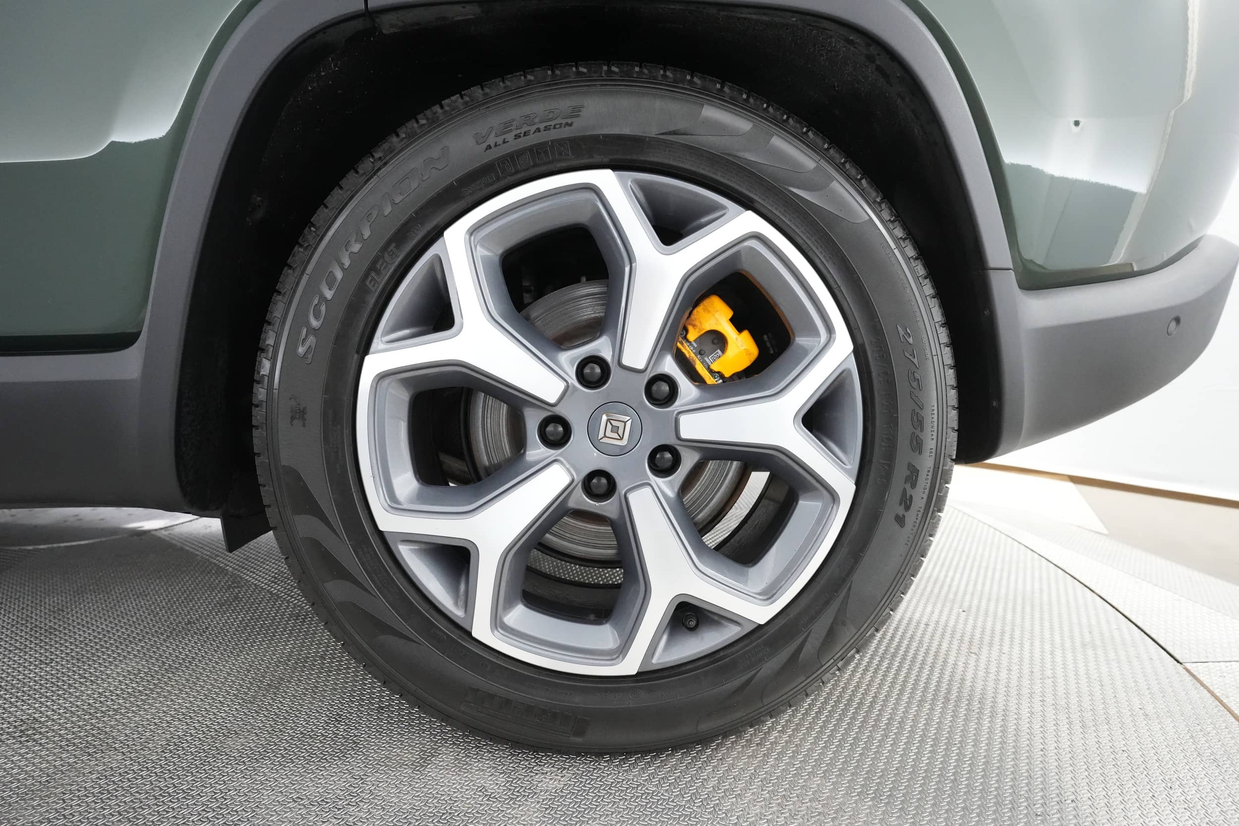 EverCars Co. vehicle image 12 for Rivian R1S -  Adventure on EverCars Co.