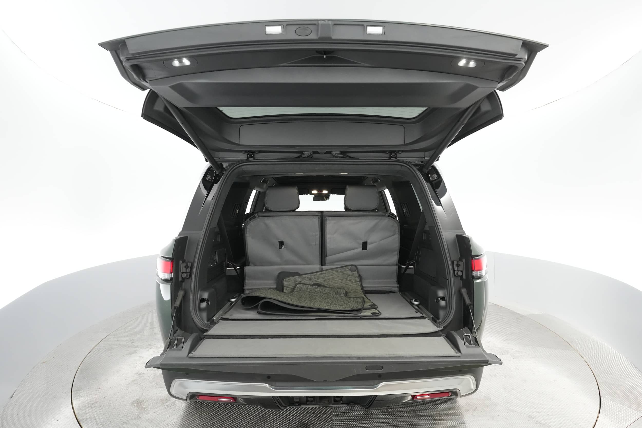 EverCars Co. vehicle image 23 for Rivian R1S -  Adventure on EverCars Co.