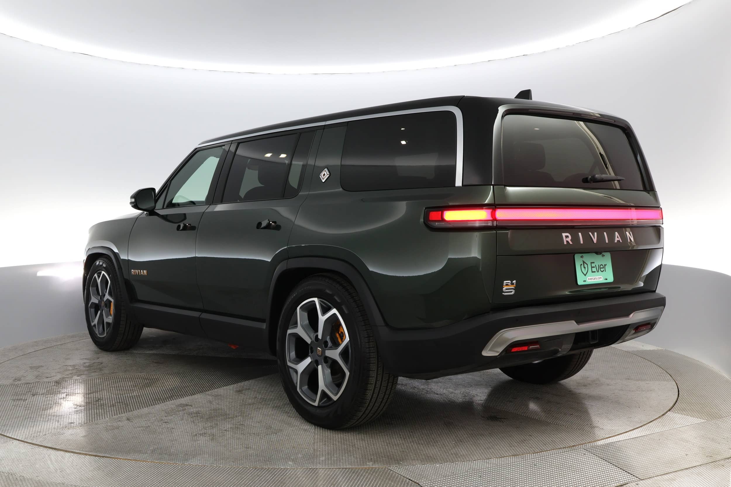 EverCars Co. vehicle image 9 for Rivian R1S -  Adventure on EverCars Co.
