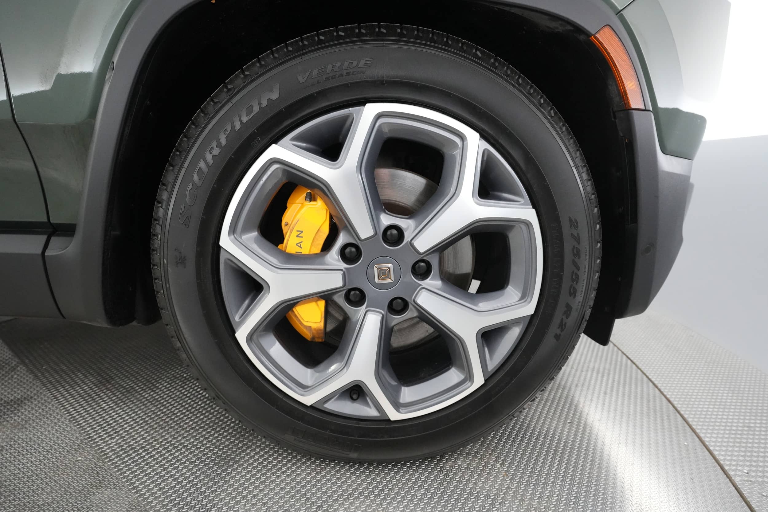 EverCars Co. vehicle image 13 for Rivian R1S -  Adventure on EverCars Co.