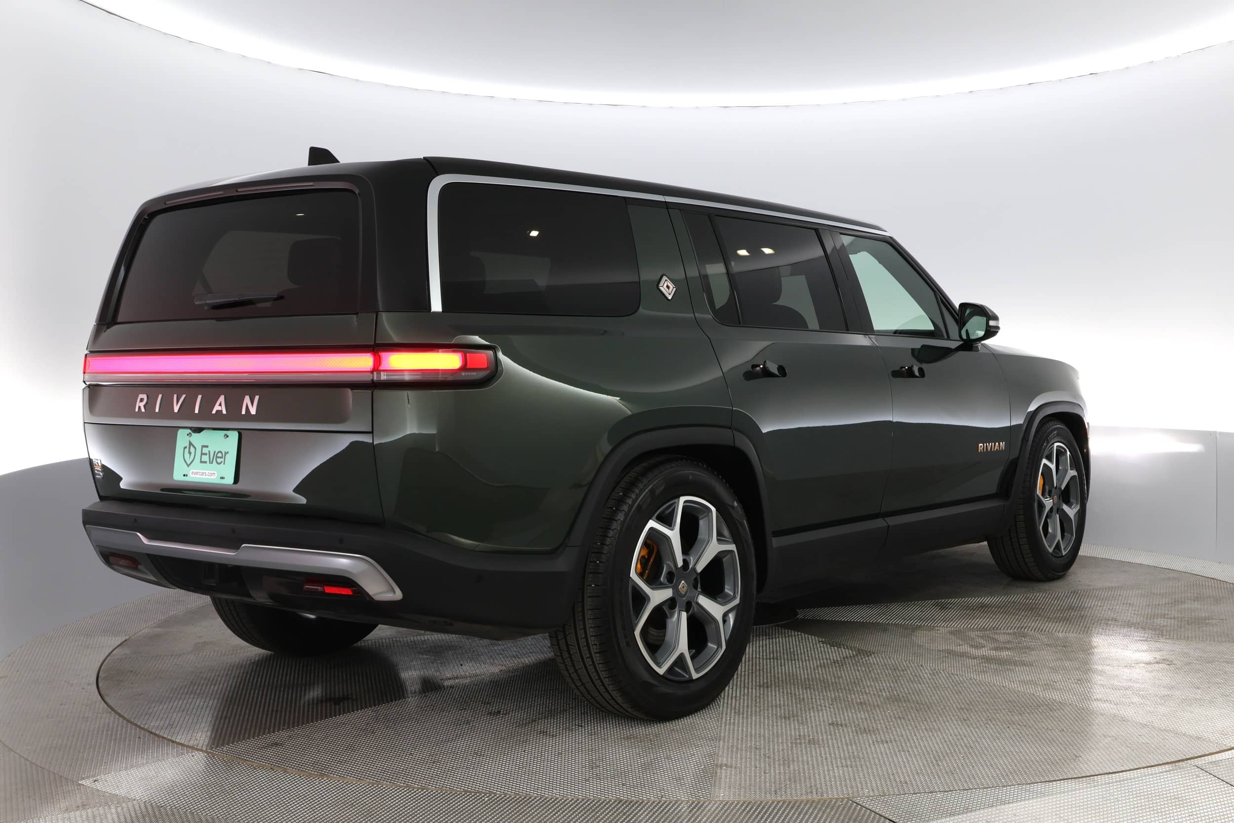 EverCars Co. vehicle image 2 for Rivian R1S -  Adventure on EverCars Co.