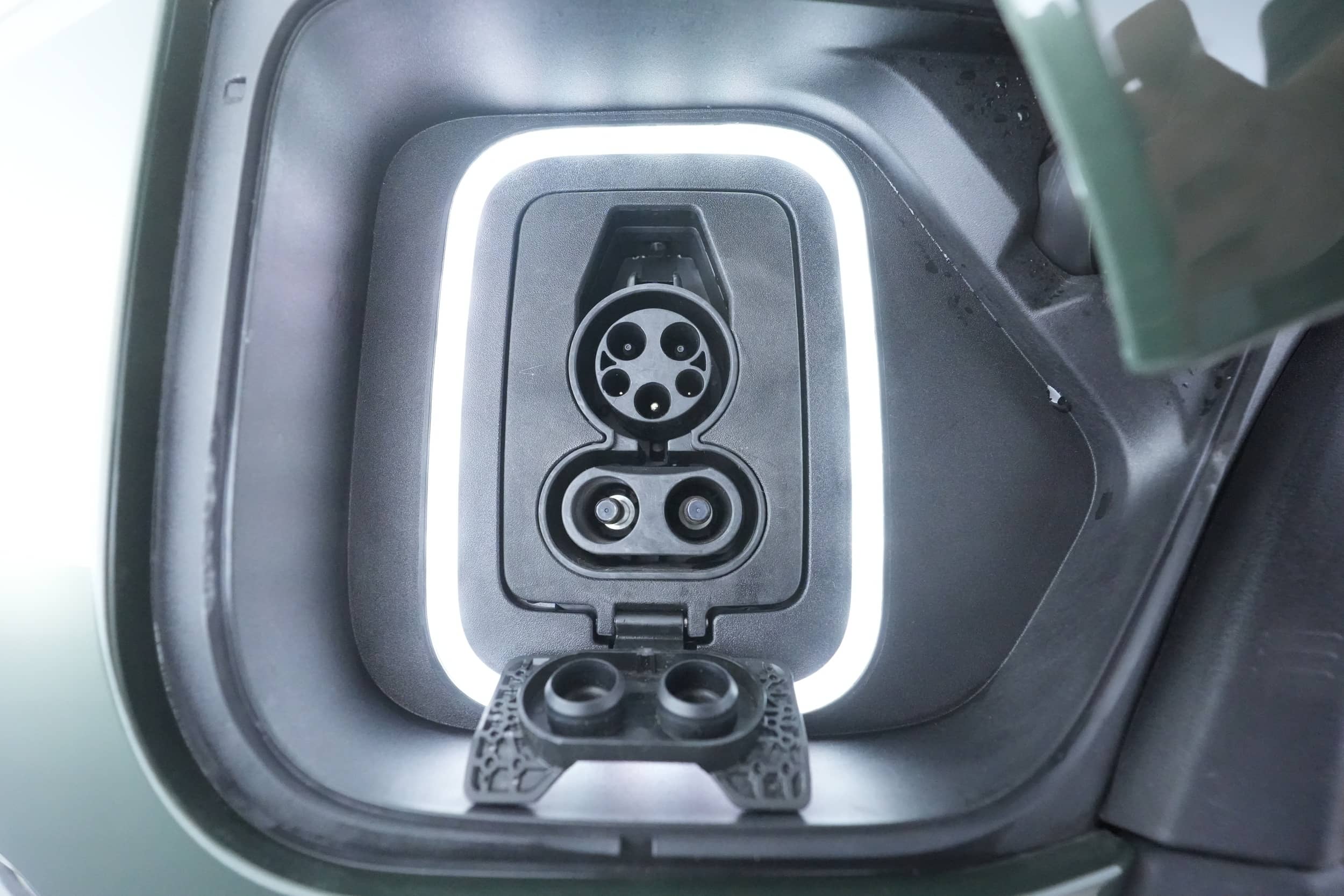 EverCars Co. vehicle image 20 for Rivian R1S -  Adventure on EverCars Co.