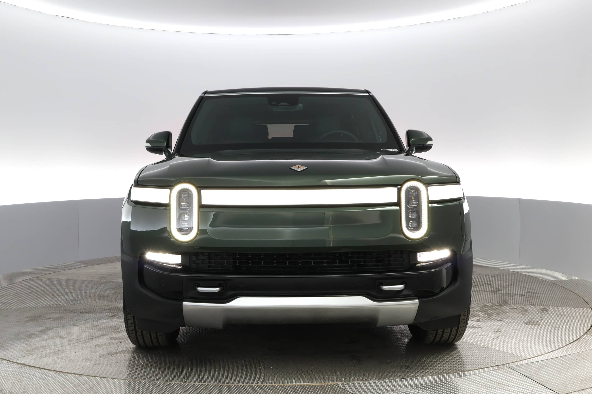 EverCars Co. vehicle image 5 for Rivian R1S -  Adventure on EverCars Co.
