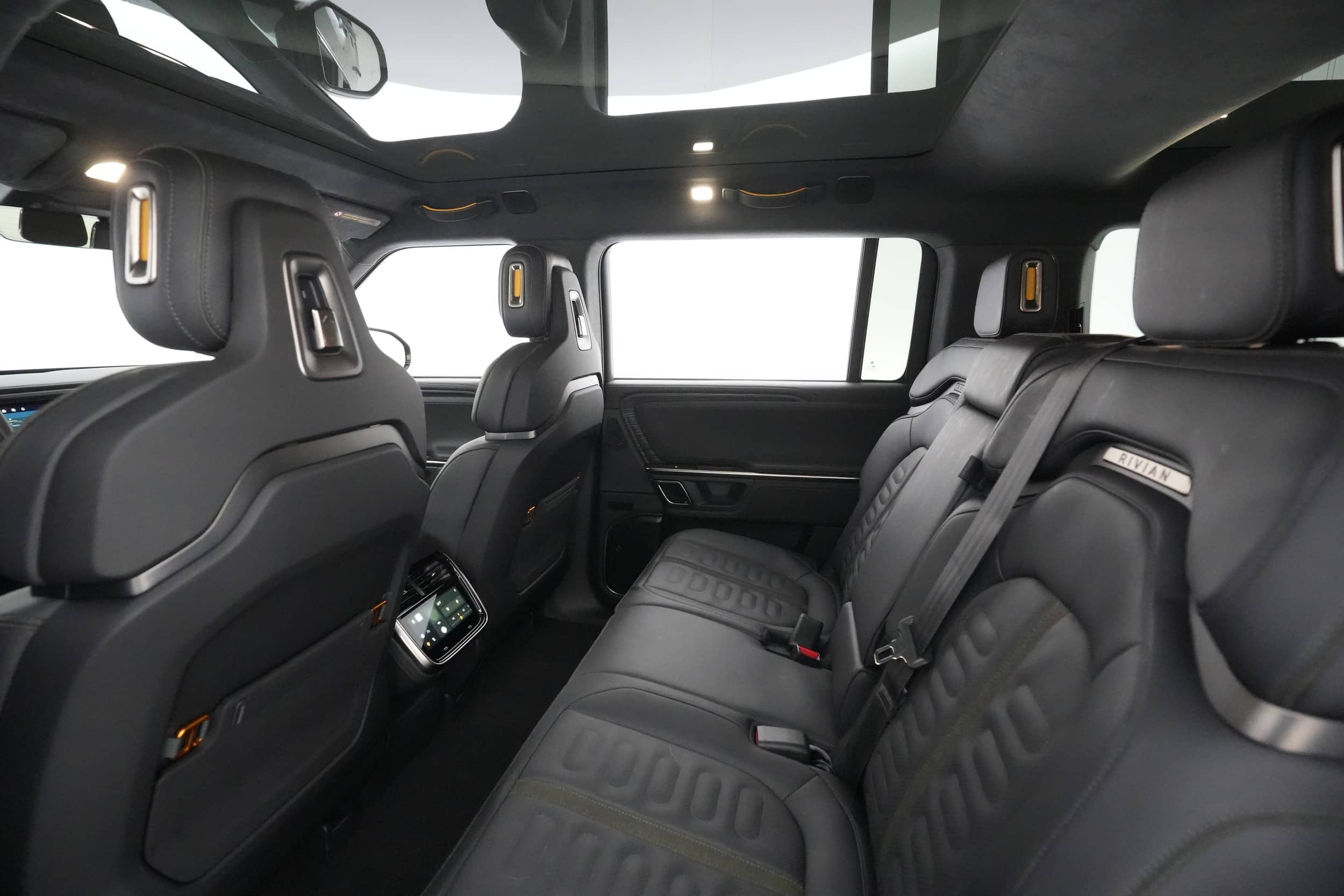 EverCars Co. vehicle image 16 for Rivian R1S -  Adventure on EverCars Co.