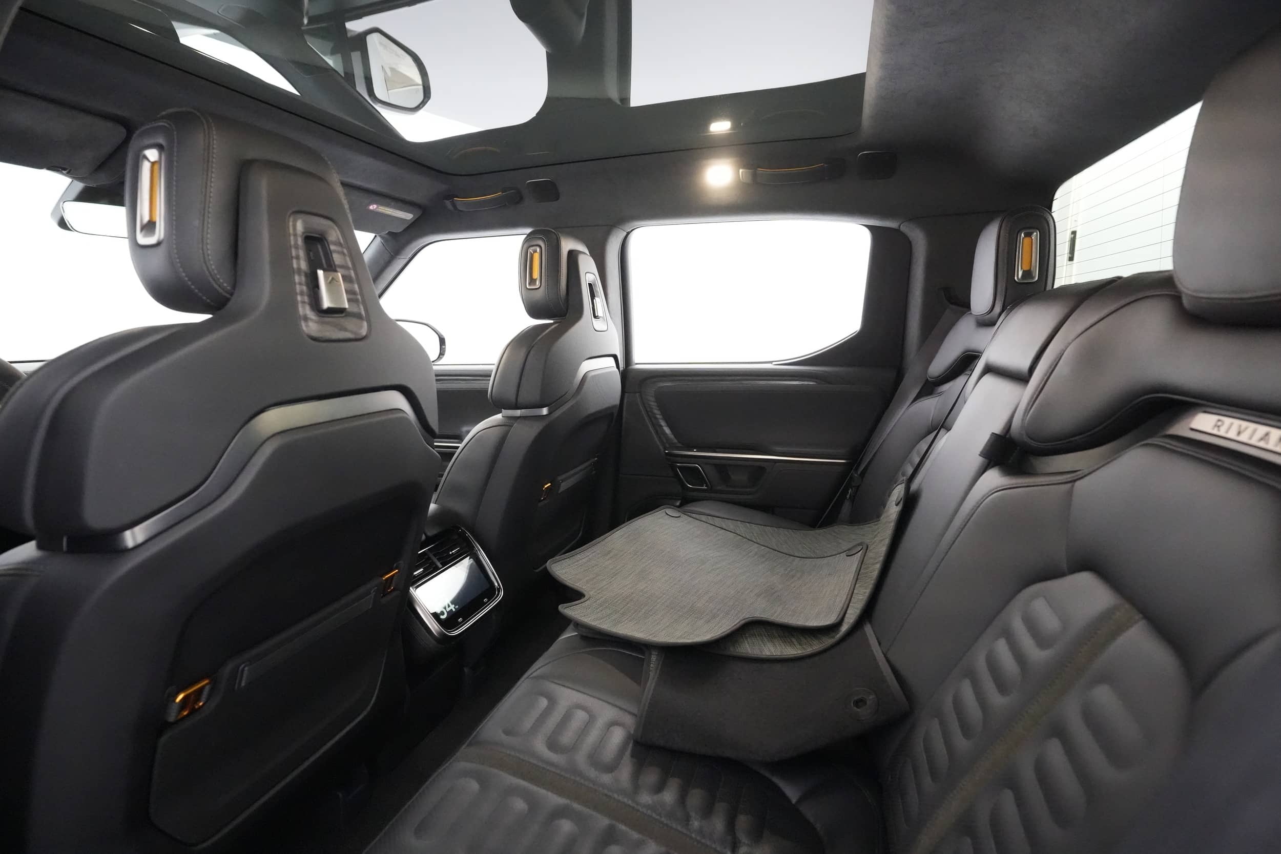 EverCars Co. vehicle image 16 for Rivian R1T -  Adventure on EverCars Co.