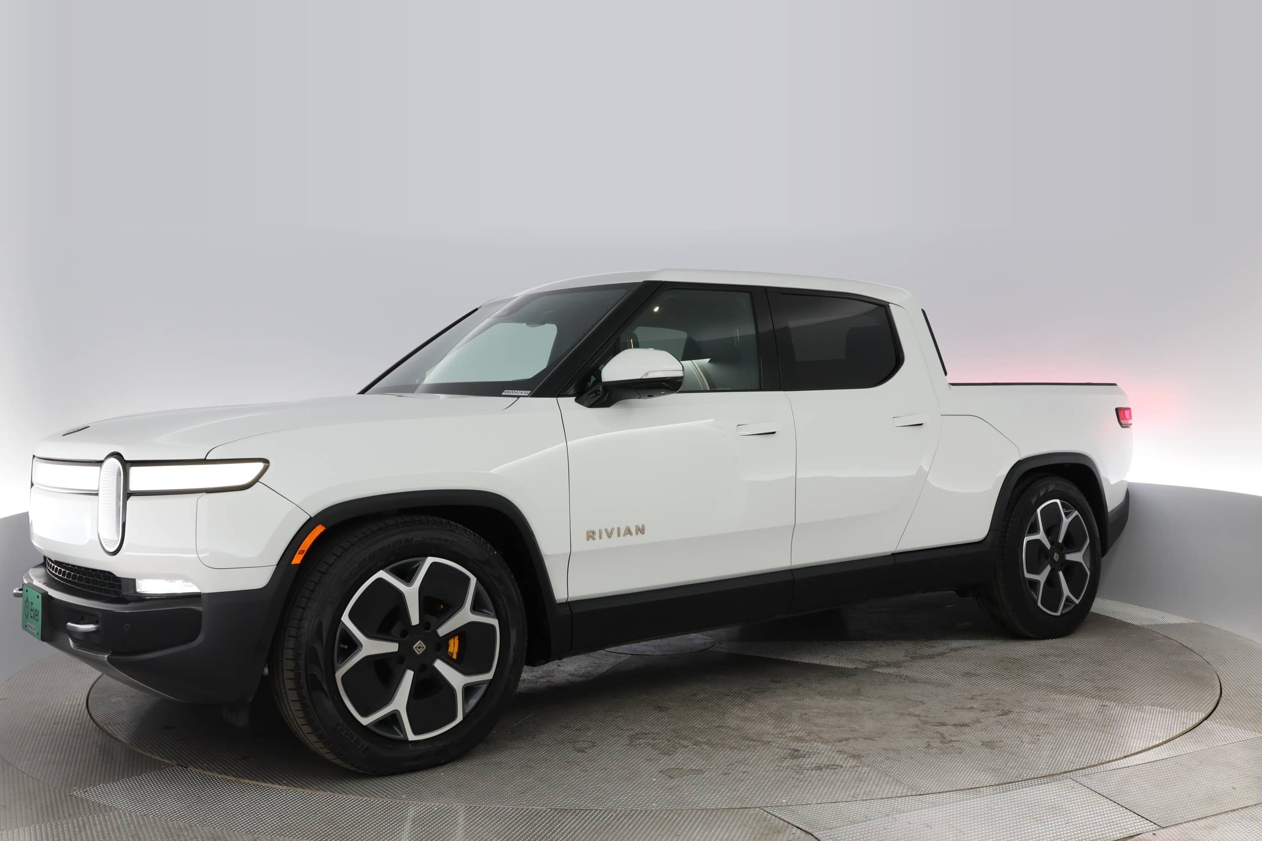 EverCars Co. vehicle image 10 for Rivian R1T -  Adventure on EverCars Co.