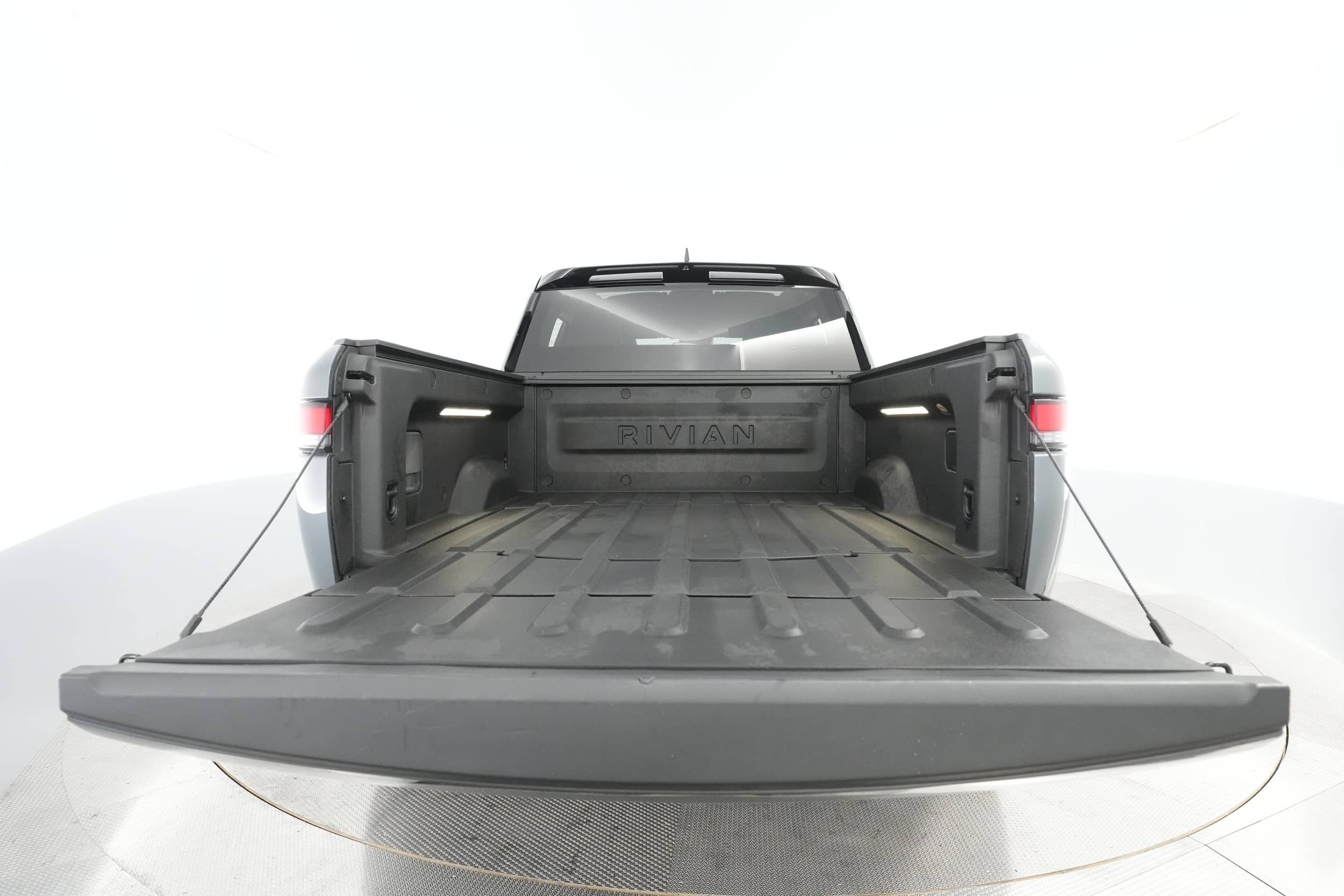 EverCars Co. vehicle image 21 for Rivian R1T -  Adventure on EverCars Co.