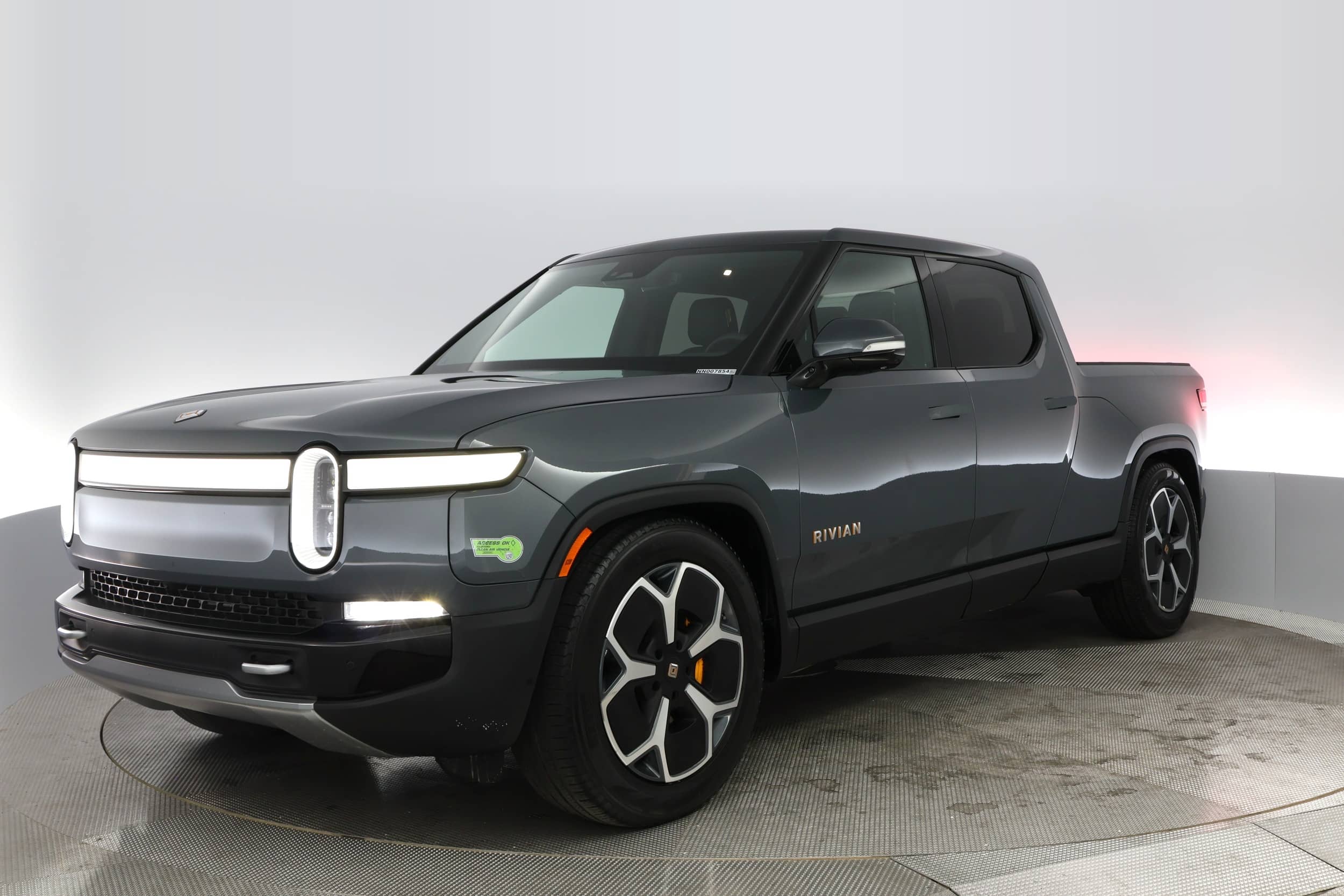 EverCars Co. vehicle image 5 for Rivian R1T -  Adventure on EverCars Co.