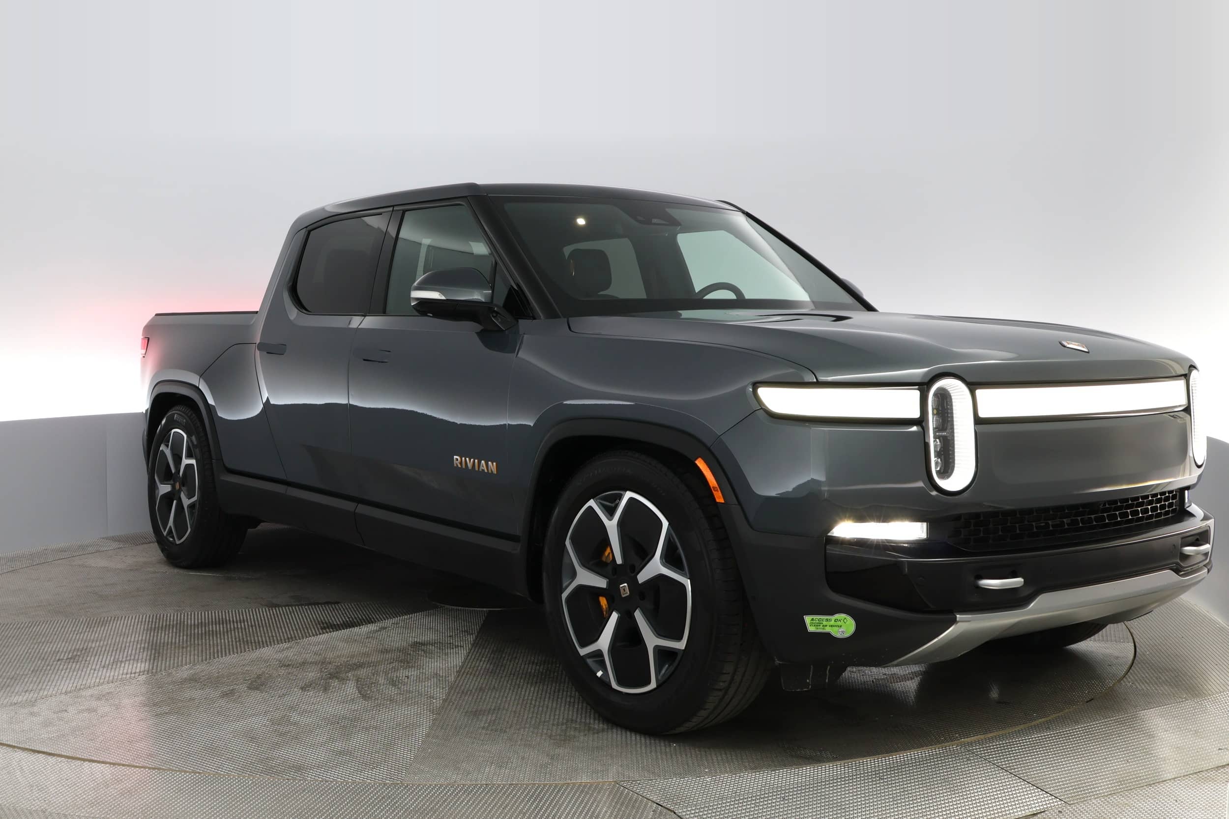 EverCars Co. vehicle image 7 for Rivian R1T -  Adventure on EverCars Co.