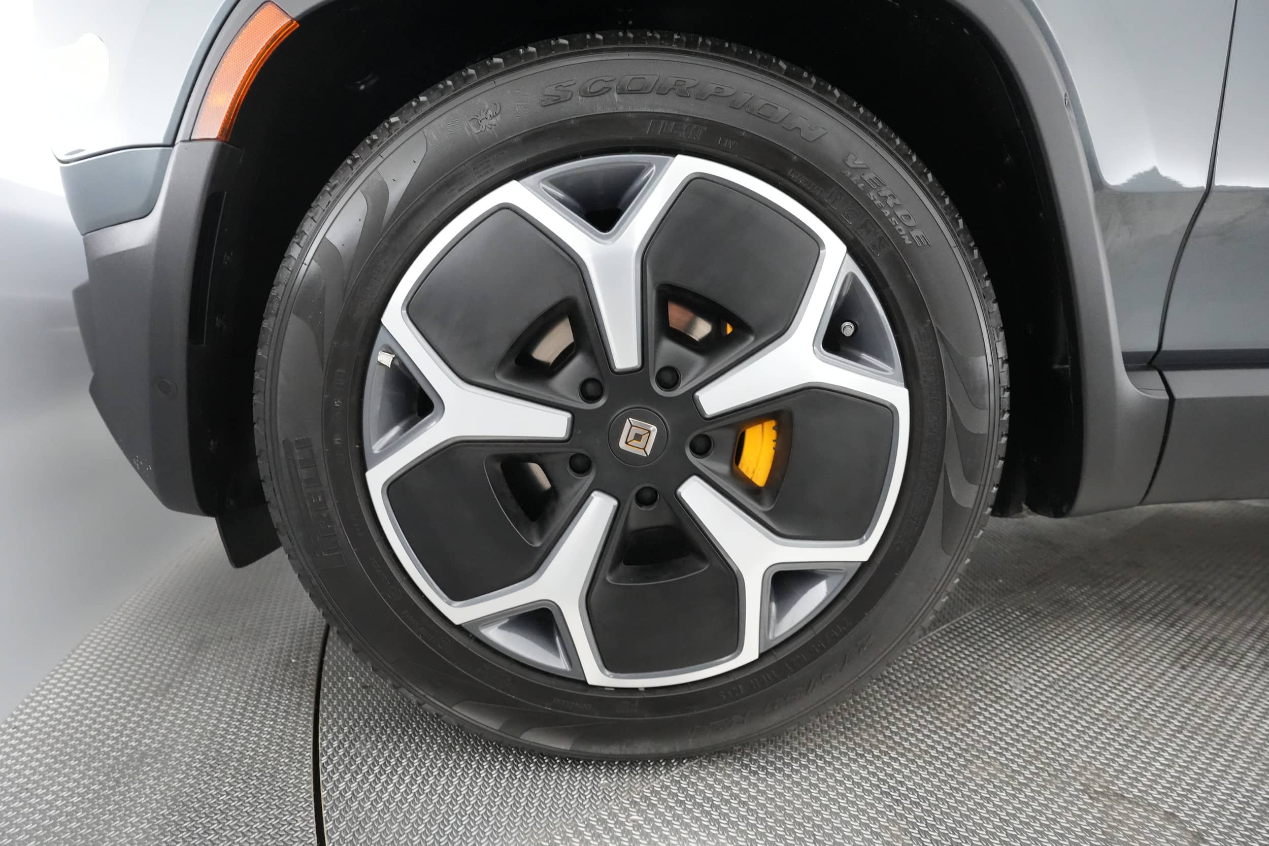 EverCars Co. vehicle image 13 for Rivian R1T -  Adventure on EverCars Co.