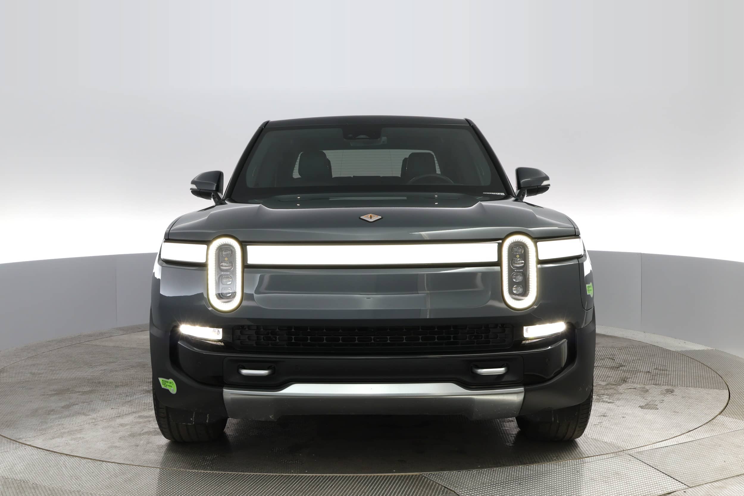 EverCars Co. vehicle image 6 for Rivian R1T -  Adventure on EverCars Co.