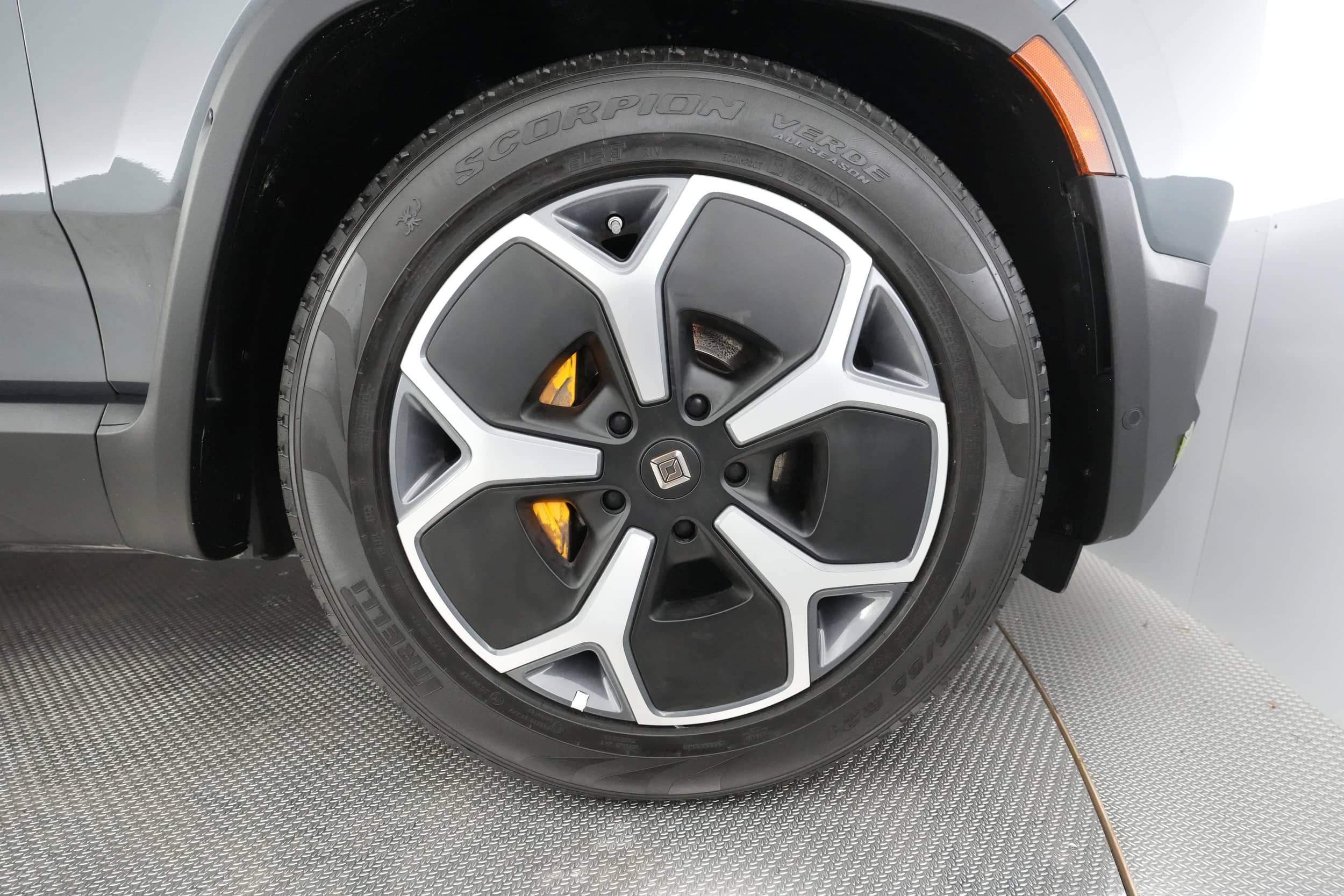 EverCars Co. vehicle image 15 for Rivian R1T -  Adventure on EverCars Co.