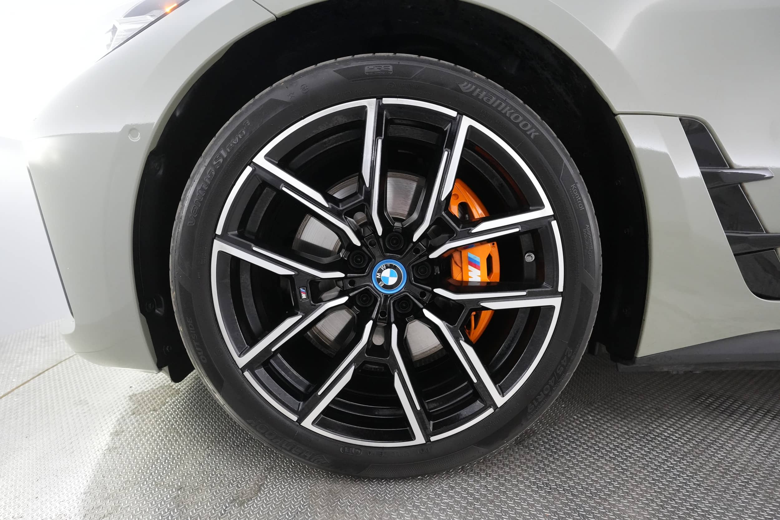 EverCars Co. vehicle image 2 for BMW i4 -  eDrive40 on EverCars Co.