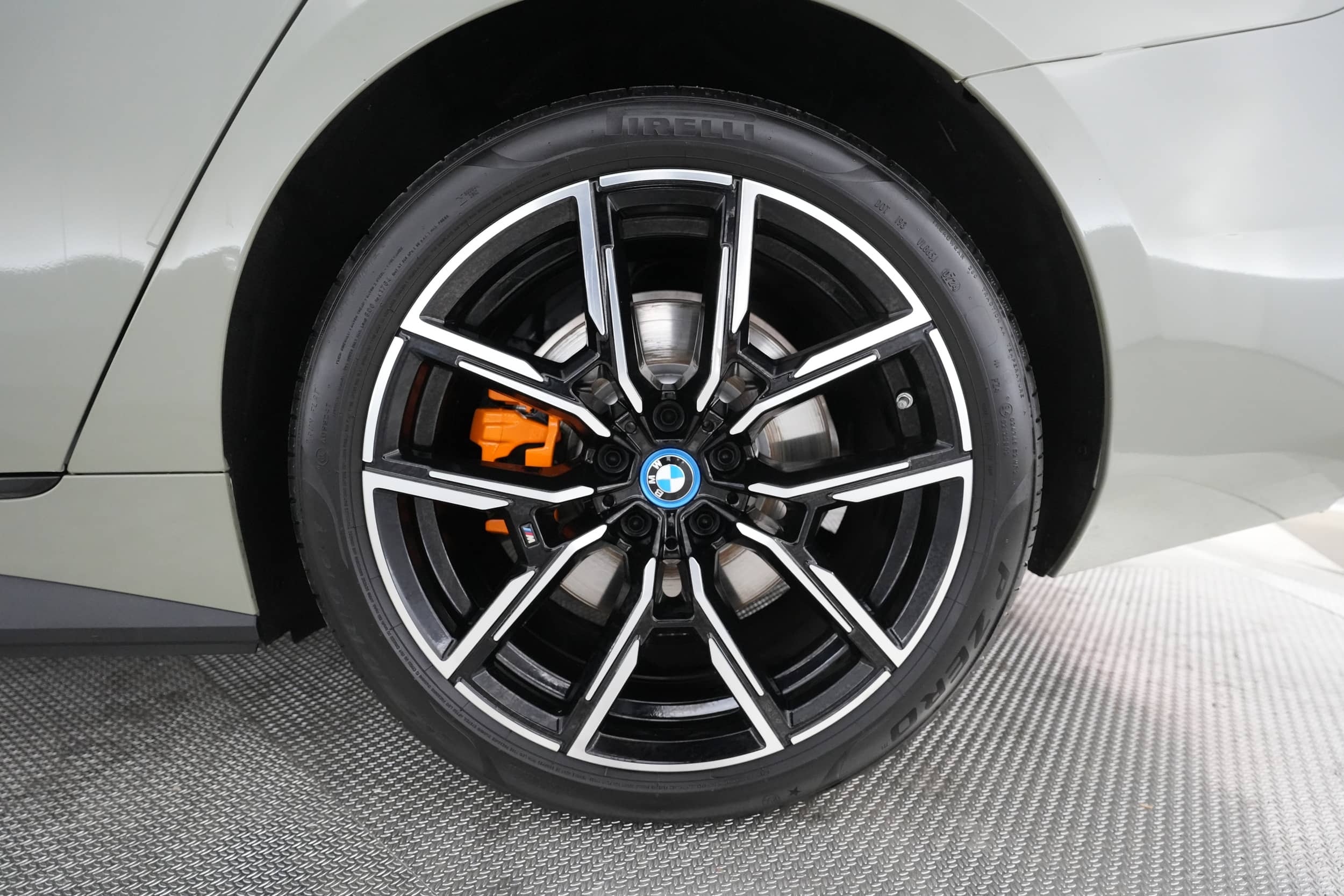 EverCars Co. vehicle image 8 for BMW i4 -  eDrive40 on EverCars Co.