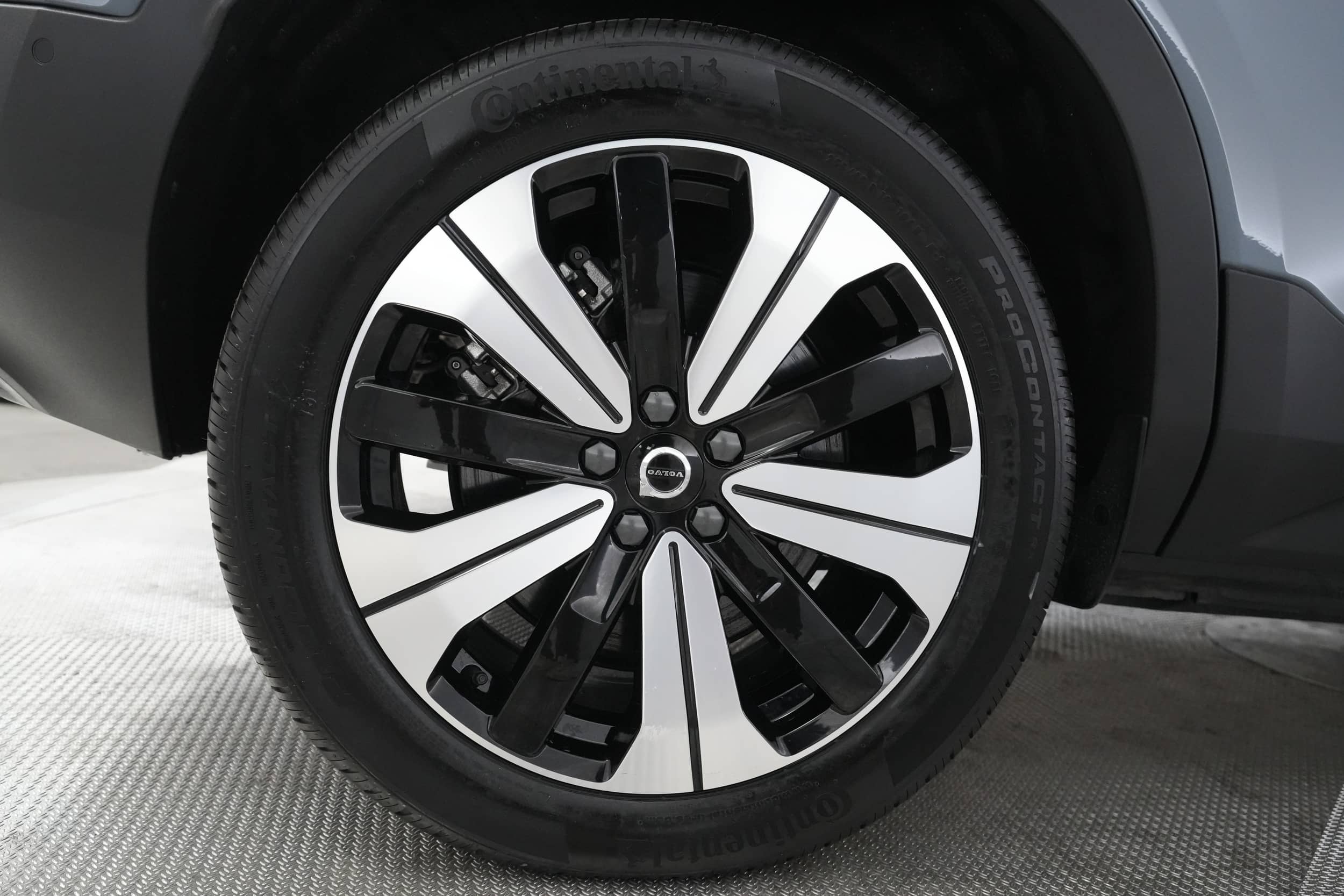 EverCars Co. vehicle image 14 for Volvo XC40 Recharge -  Twin Plus on EverCars Co.