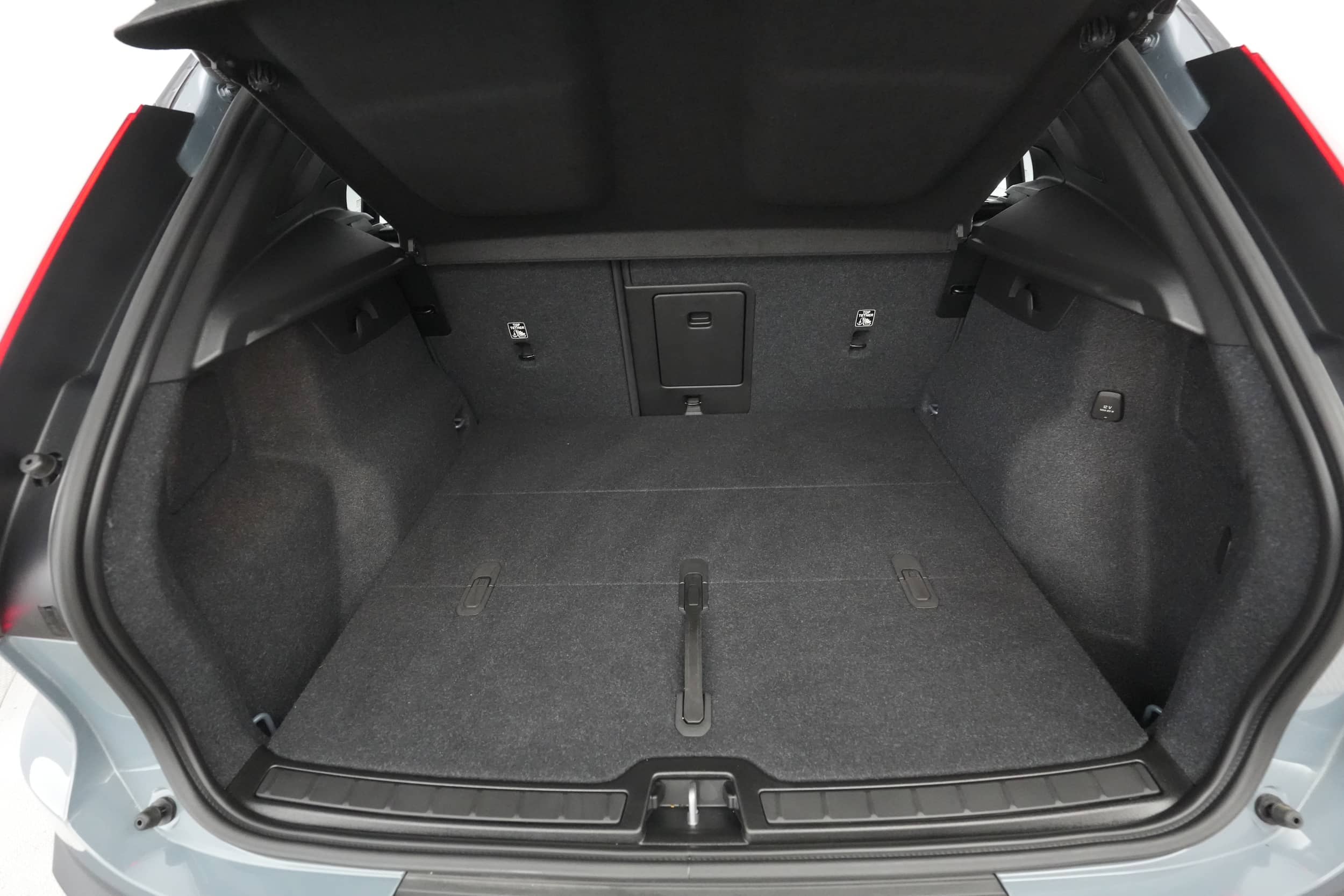 EverCars Co. vehicle image 18 for Volvo XC40 Recharge -  Twin Plus on EverCars Co.