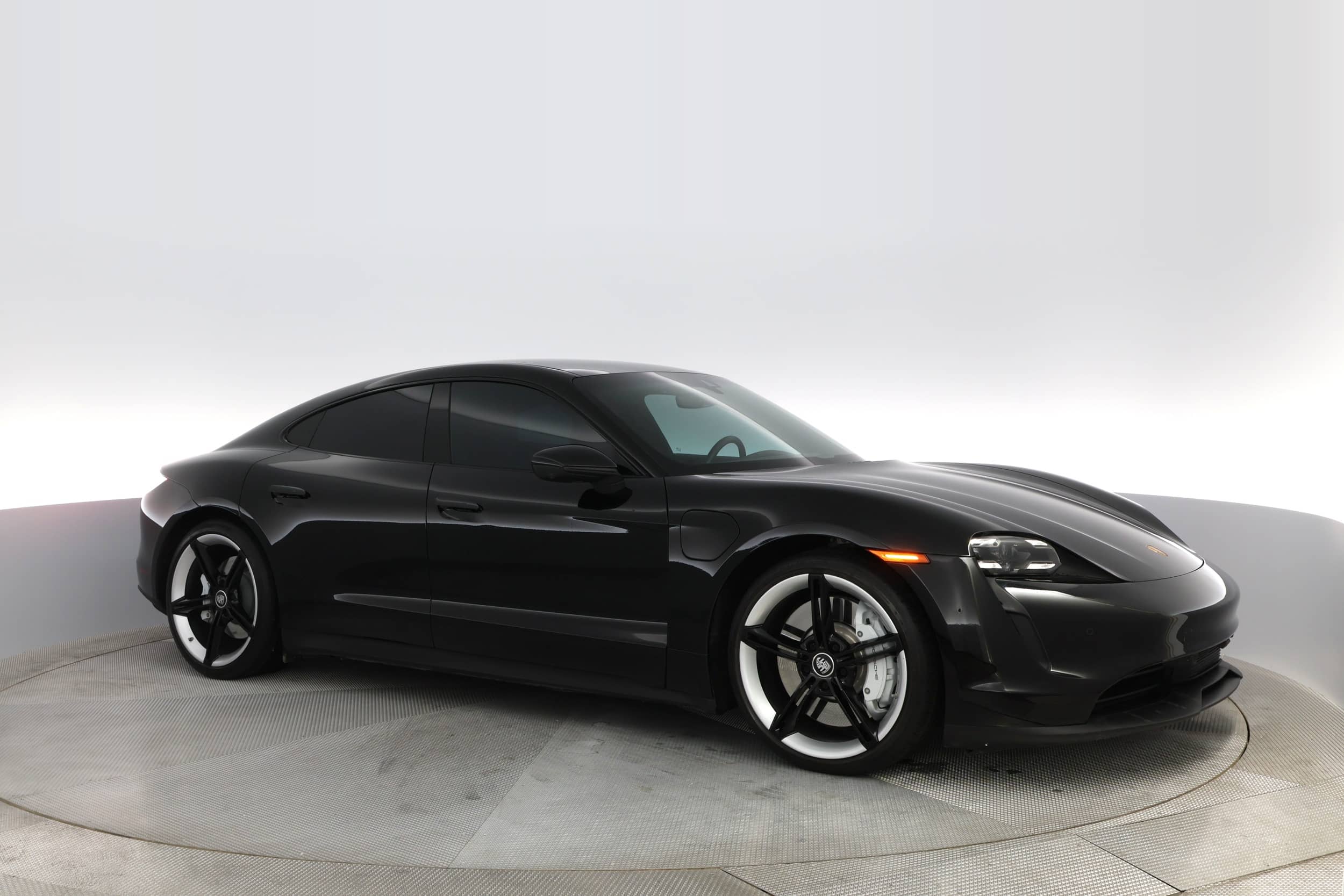EverCars Co. vehicle image 8 for Porsche Taycan -  4S on EverCars Co.