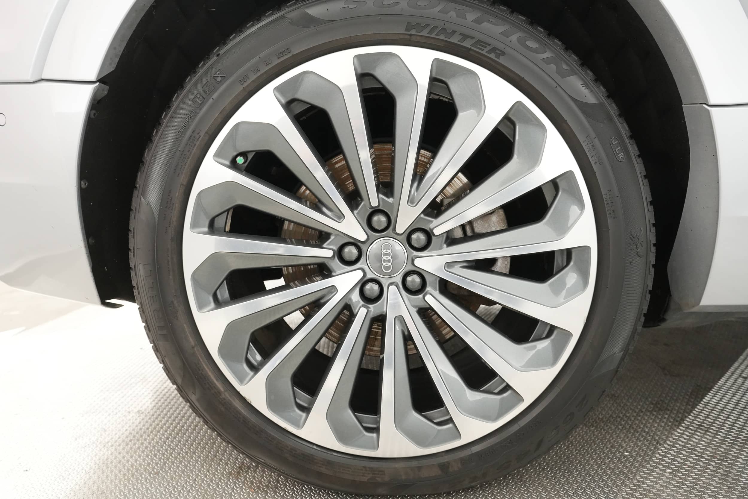 EverCars Co. vehicle image 13 for Audi e-tron -  Prestige on EverCars Co.