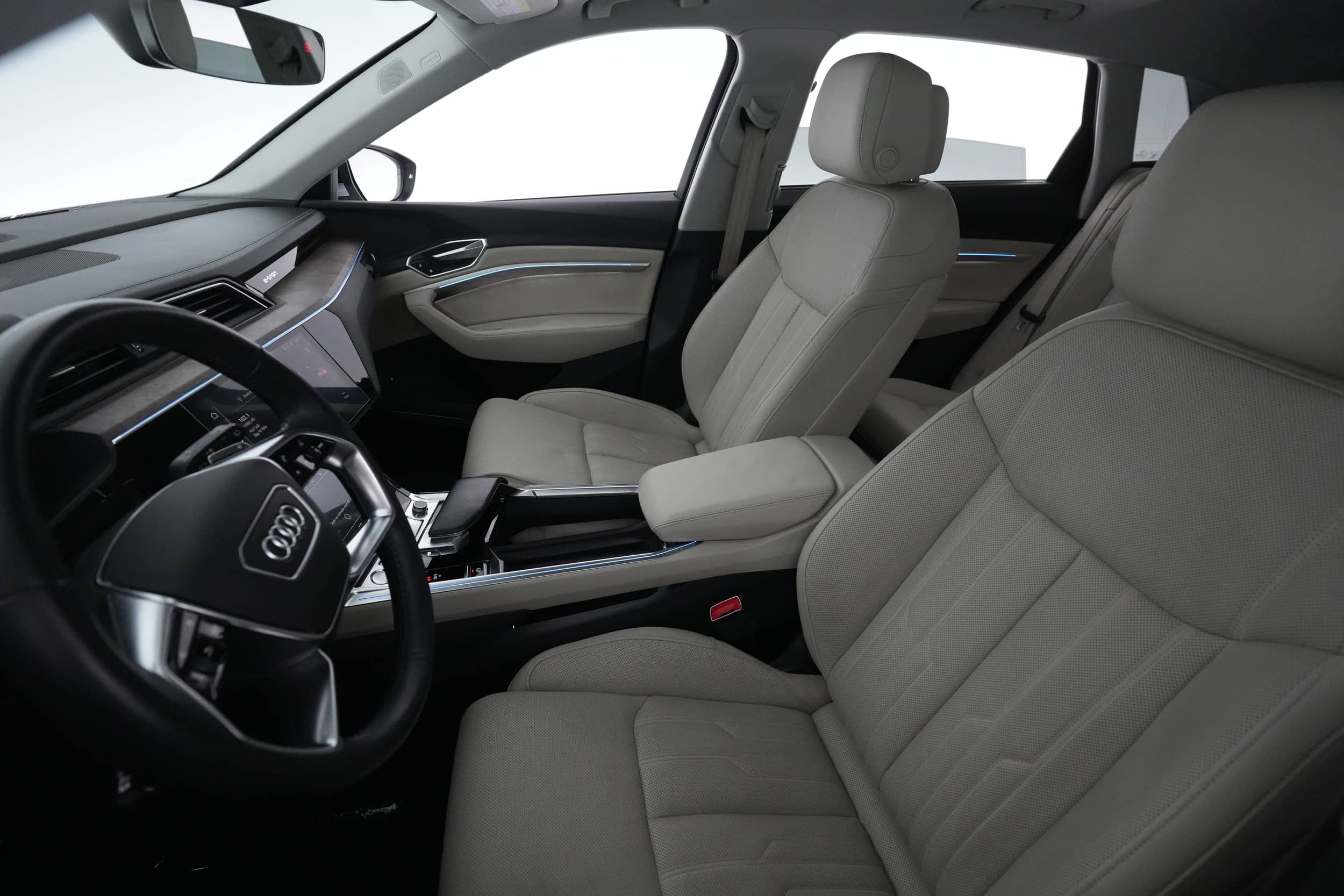 EverCars Co. vehicle image 16 for Audi e-tron -  Prestige on EverCars Co.