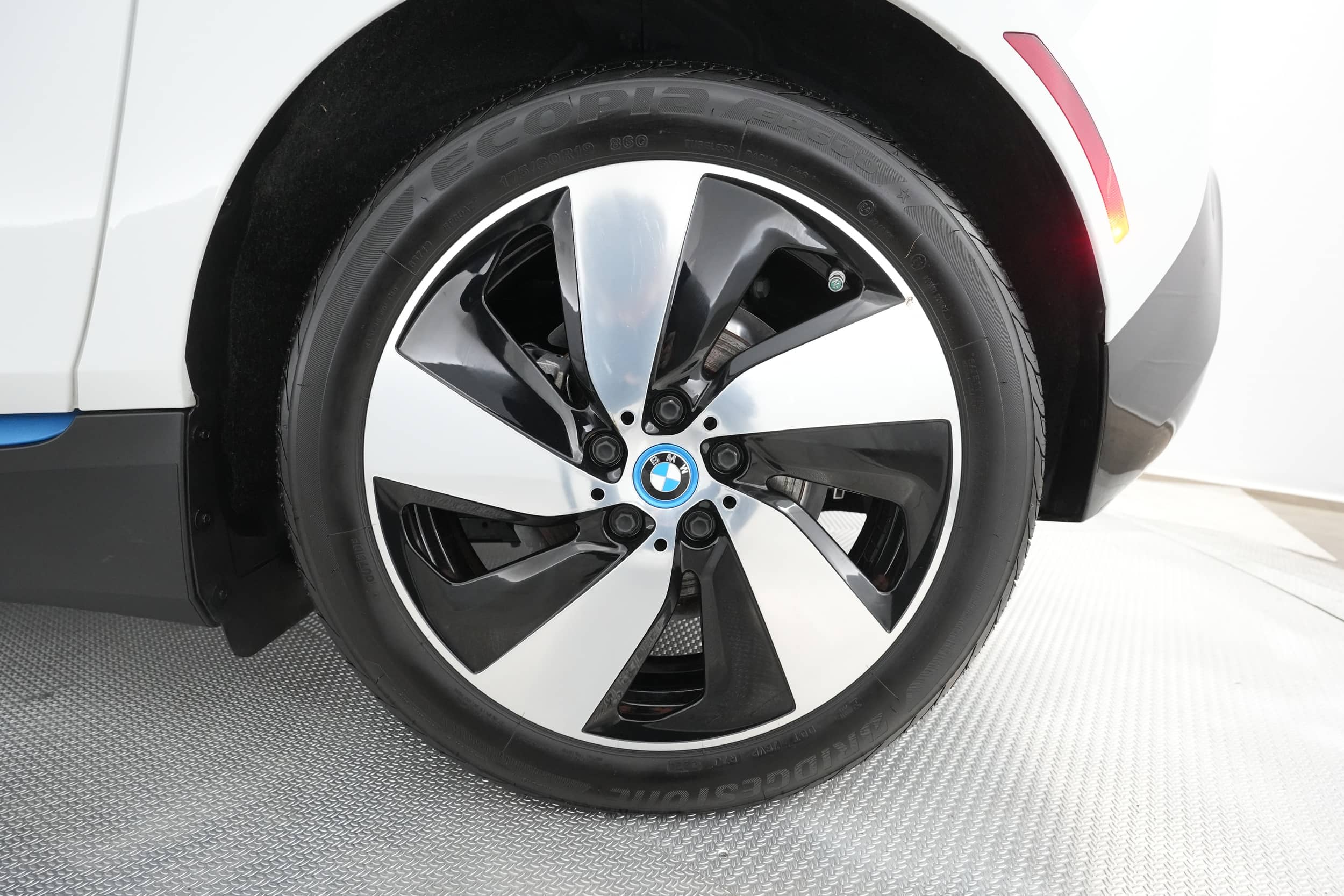 EverCars Co. vehicle image 14 for BMW i3 -  Deka World on EverCars Co.