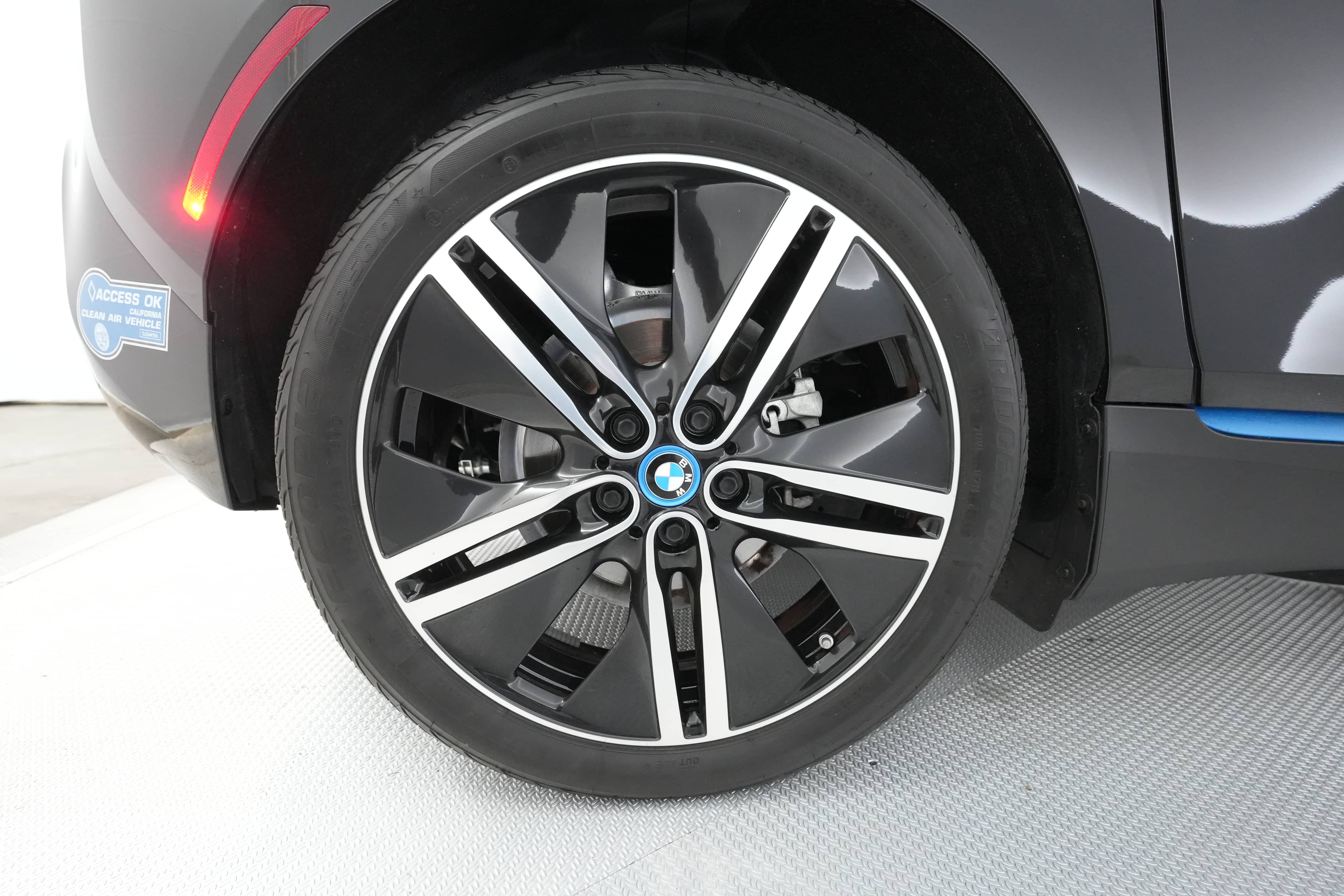 EverCars Co. vehicle image 16 for BMW i3 -  Tera on EverCars Co.