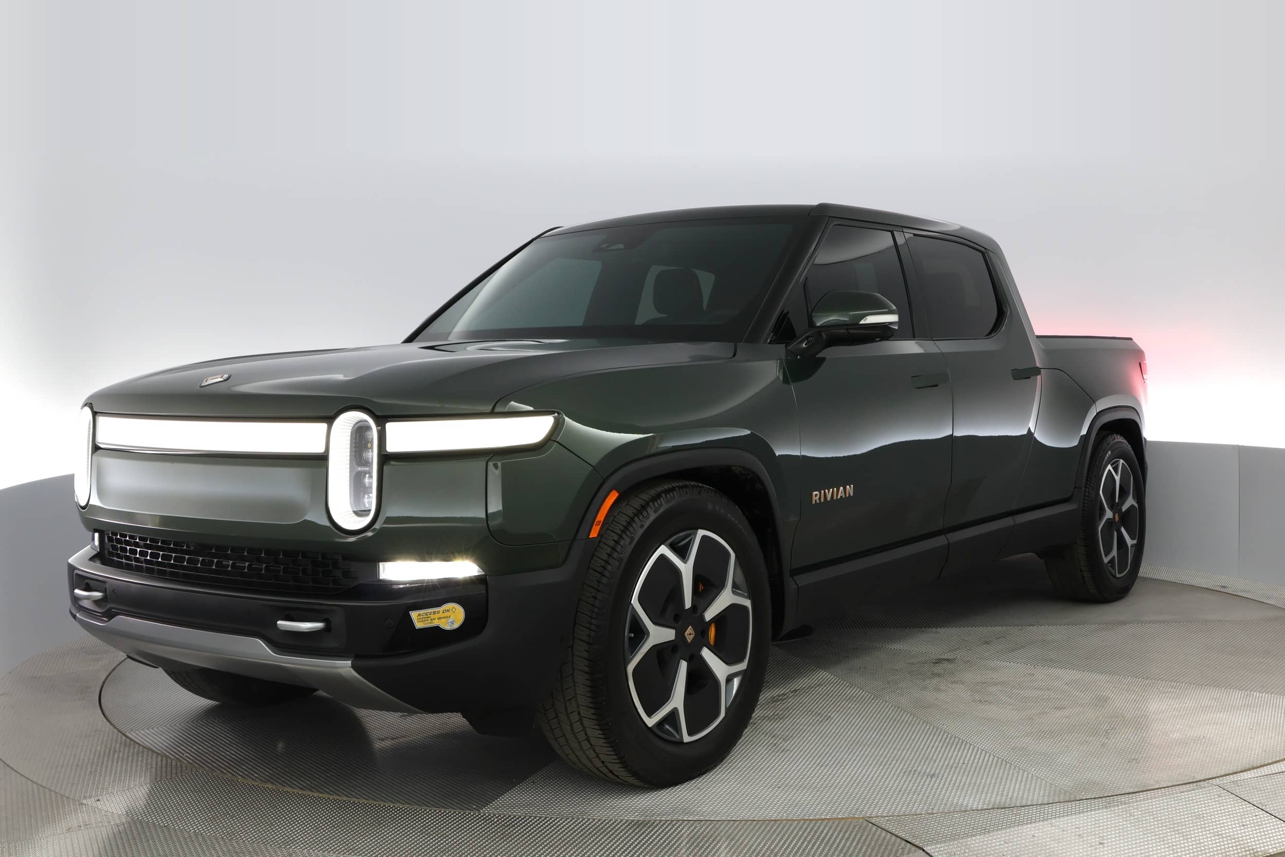 EverCars Co. featured vehicle's image for Rivian R1T -  Adventure on EverCars Co.