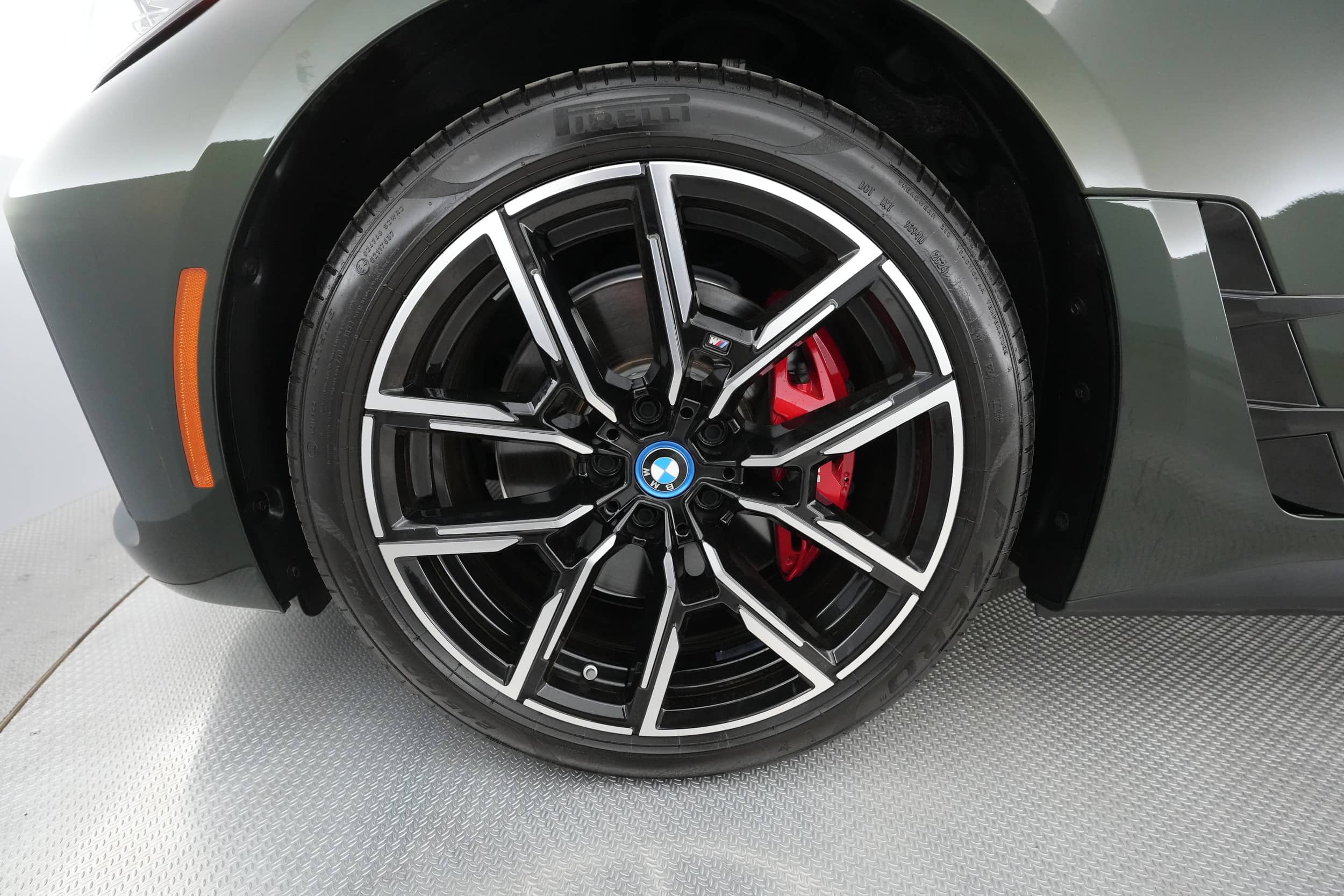 EverCars Co. vehicle image 12 for BMW i4 -  eDrive40 on EverCars Co.