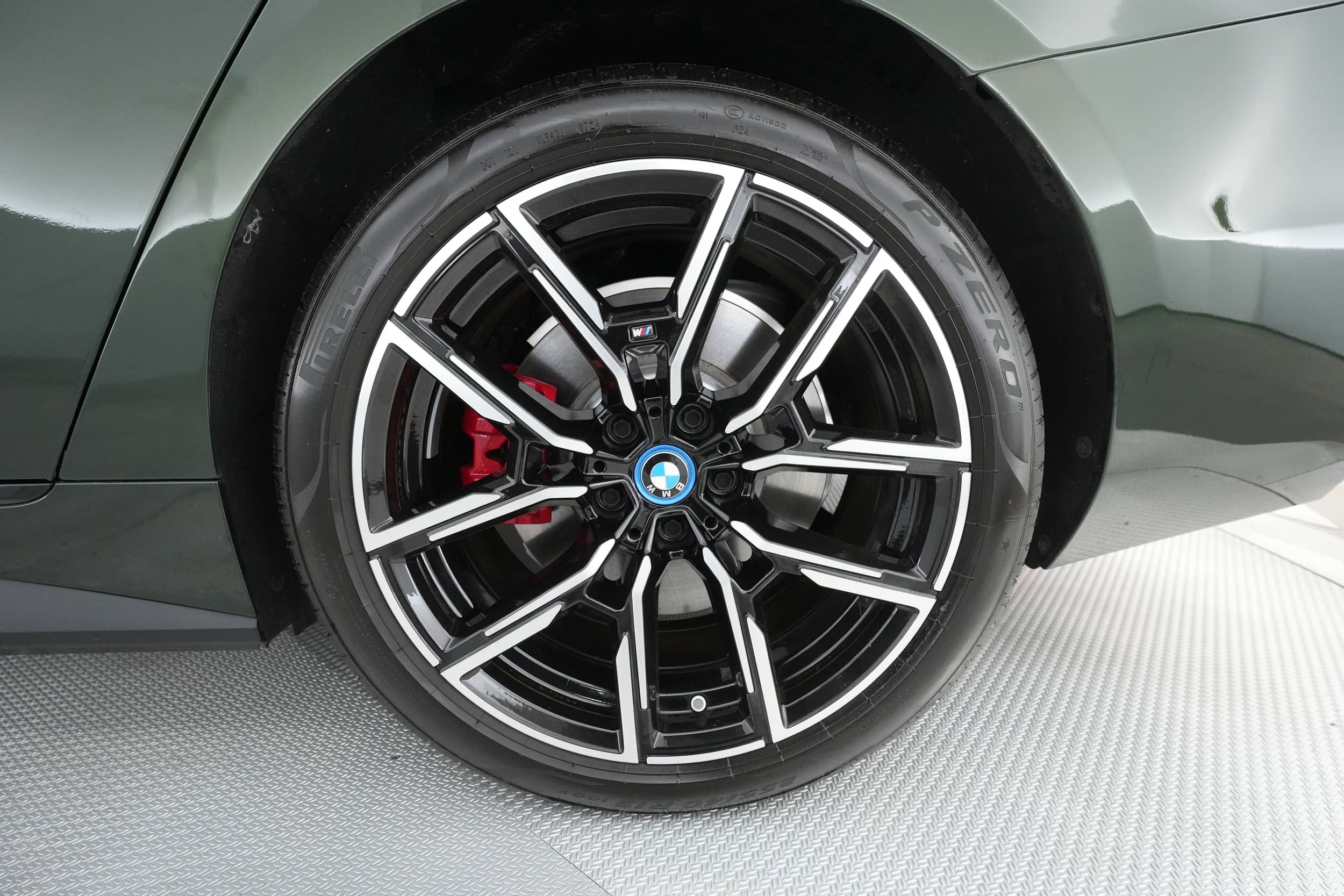 EverCars Co. vehicle image 13 for BMW i4 -  eDrive40 on EverCars Co.