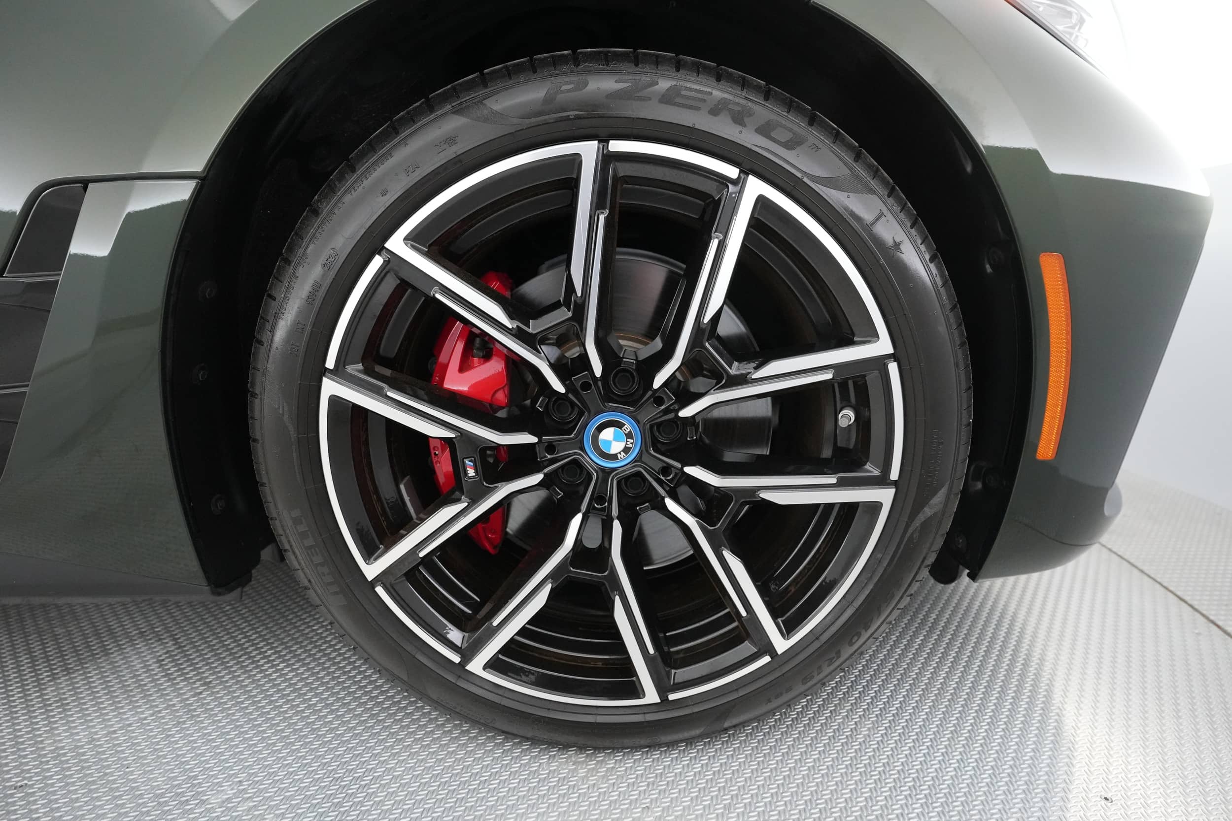 EverCars Co. vehicle image 14 for BMW i4 -  eDrive40 on EverCars Co.