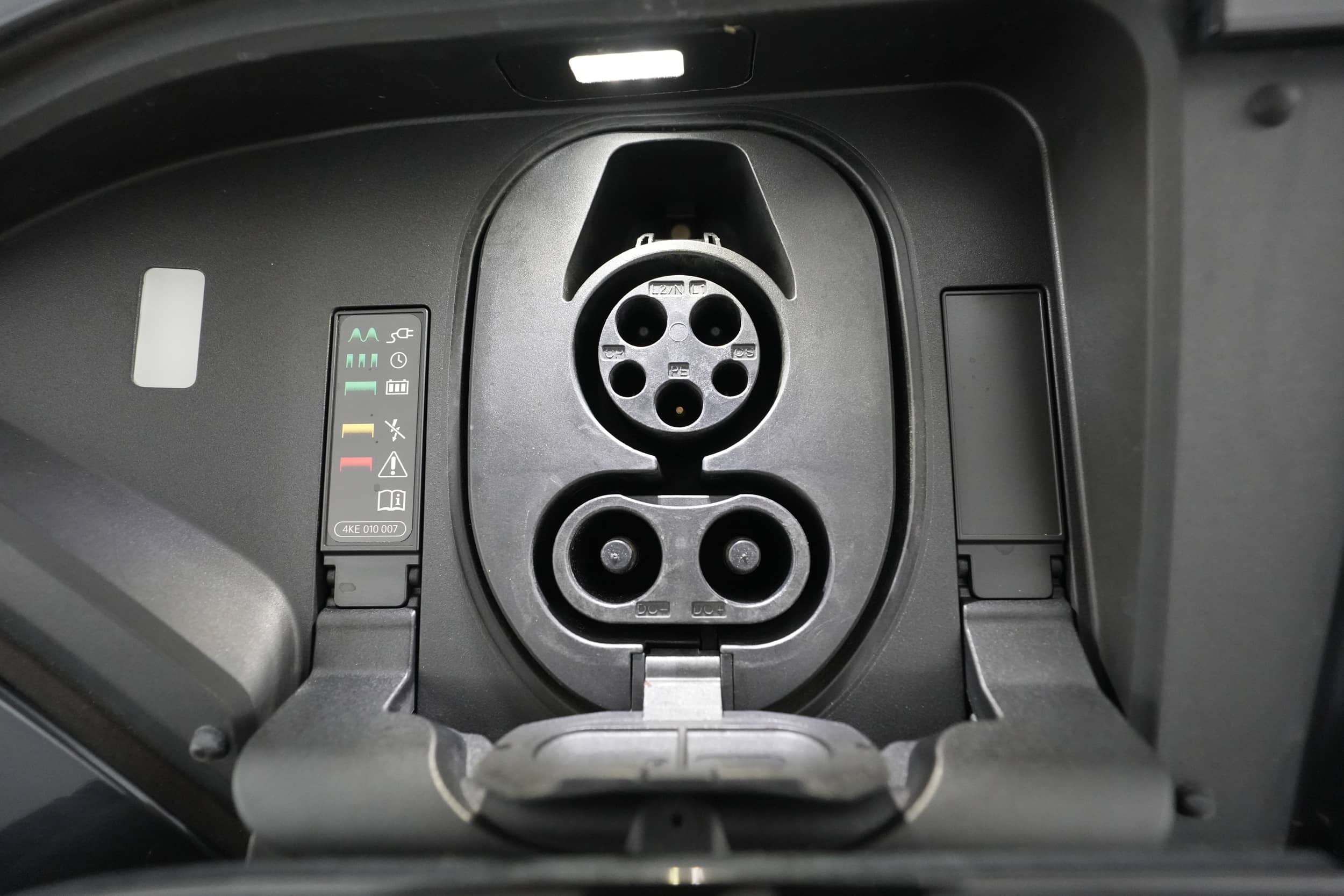 EverCars Co. vehicle image 23 for Audi e-tron -  Premium Plus on EverCars Co.
