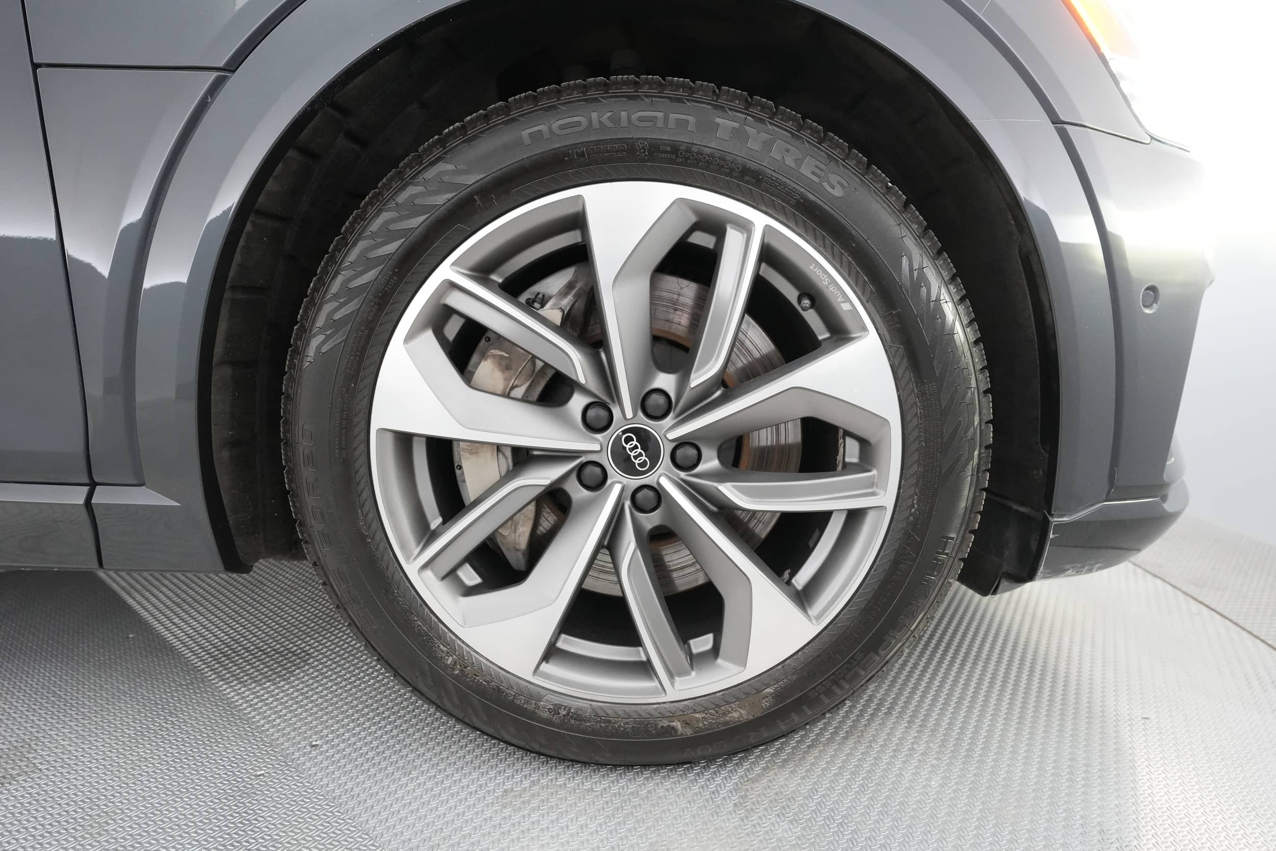EverCars Co. vehicle image 15 for Audi e-tron -  Premium Plus on EverCars Co.