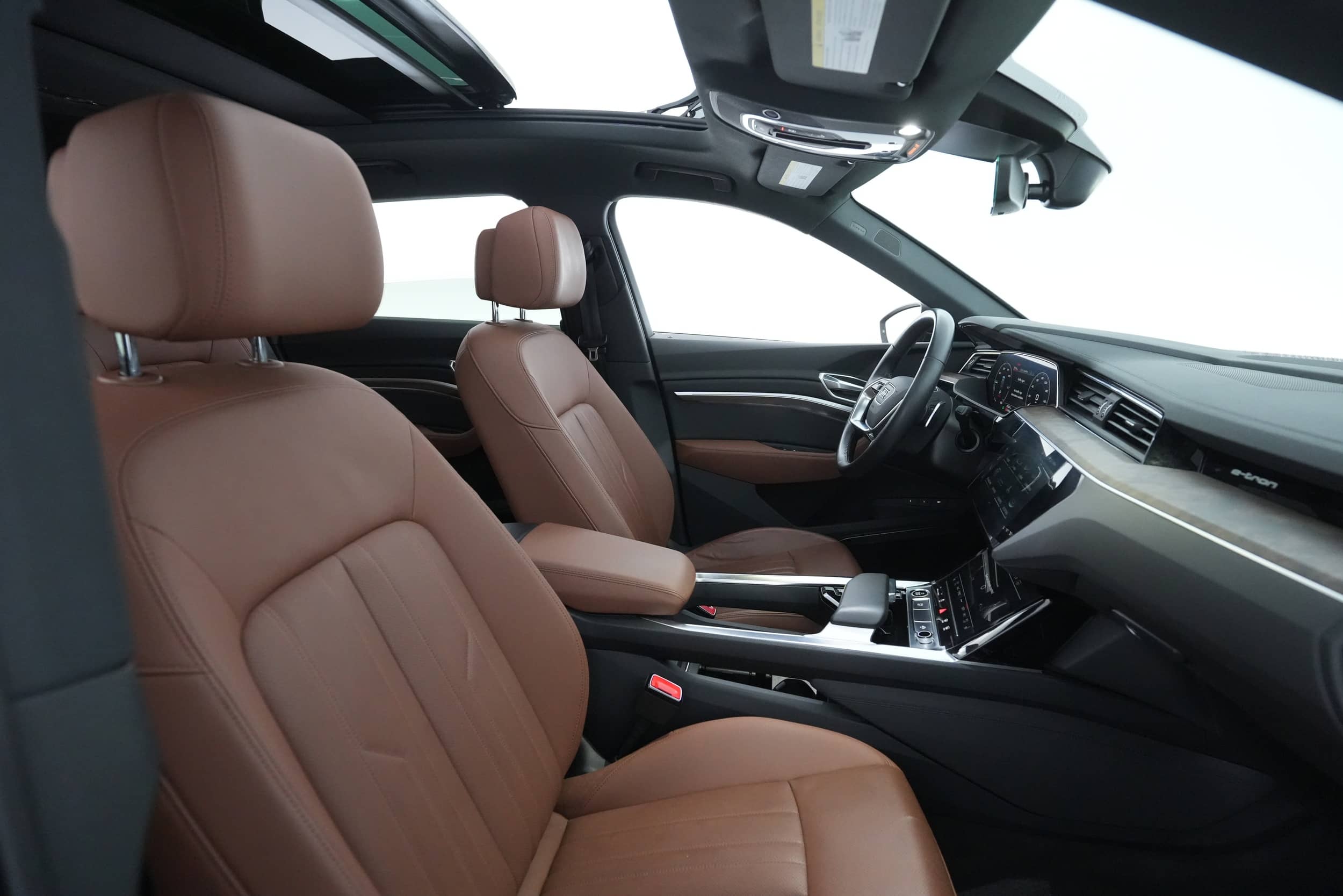 EverCars Co. vehicle image 19 for Audi e-tron -  Premium Plus on EverCars Co.