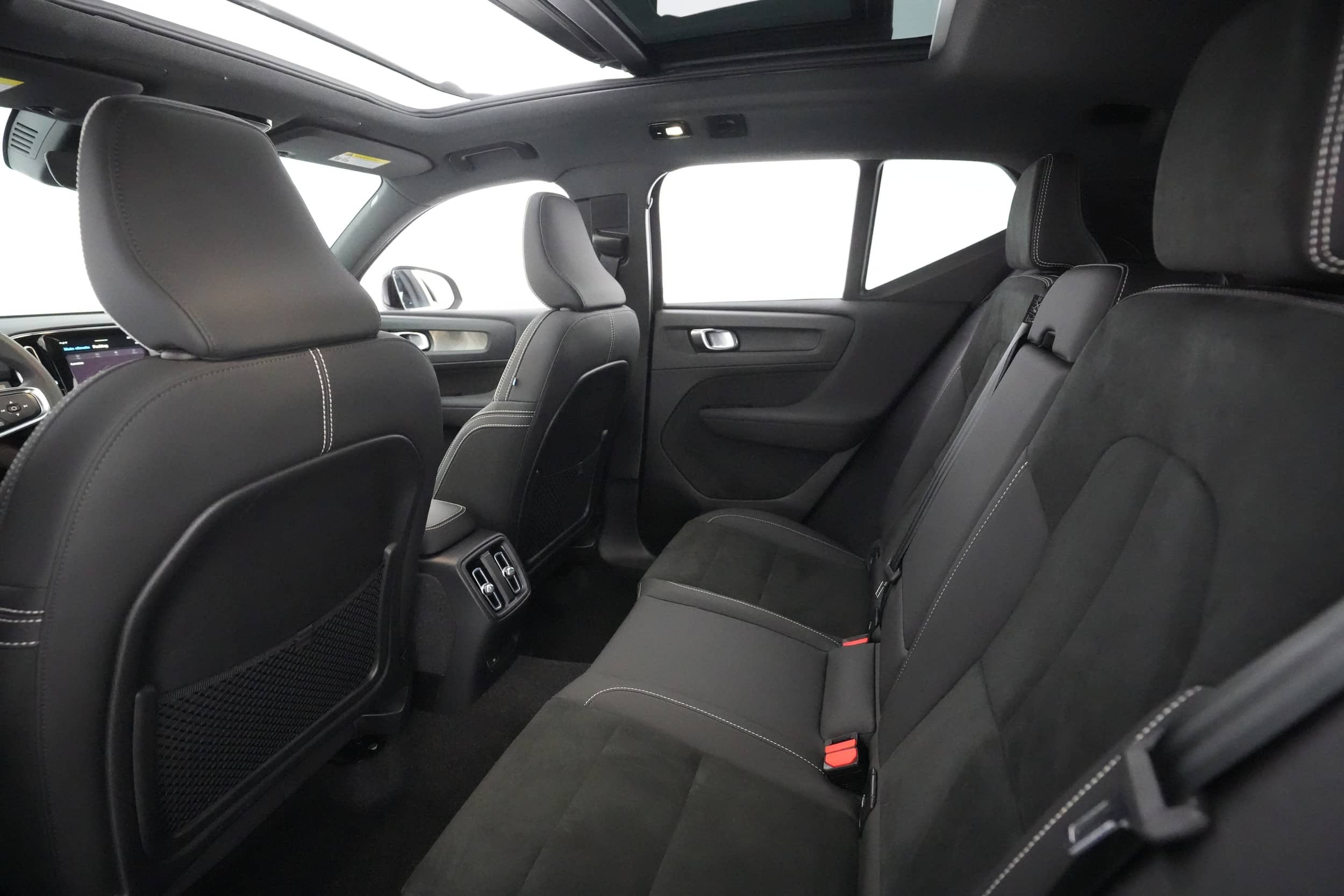 EverCars Co. vehicle image 18 for Volvo XC40 Recharge -  Twin Plus on EverCars Co.