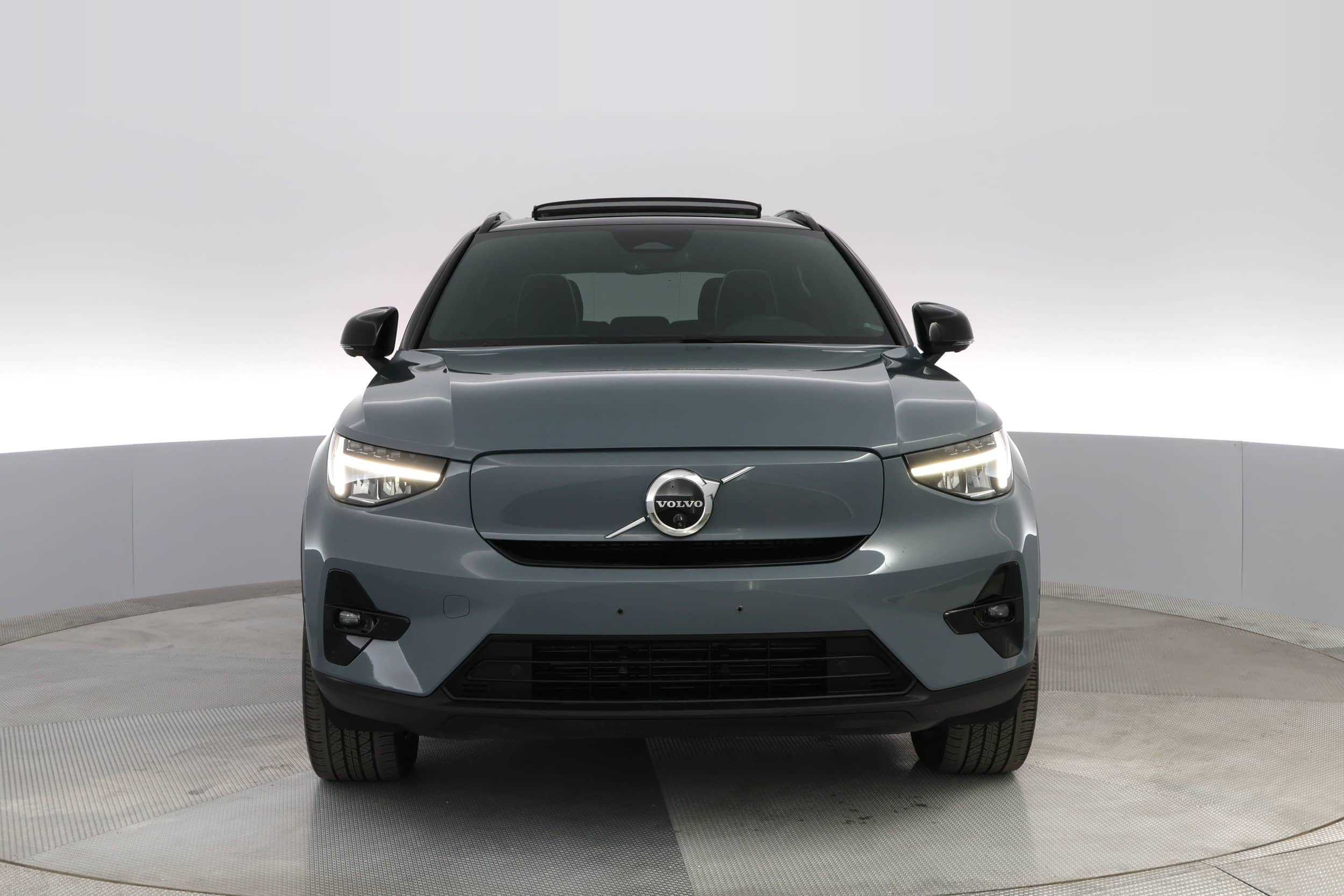 EverCars Co. vehicle image 6 for Volvo XC40 Recharge -  Twin Plus on EverCars Co.