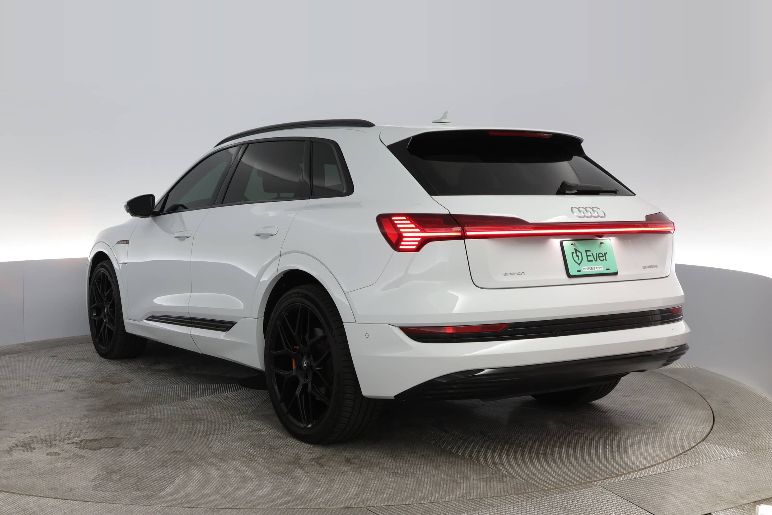 EverCars Co. vehicle image 9 for Audi e-tron -  Premium Plus on EverCars Co.