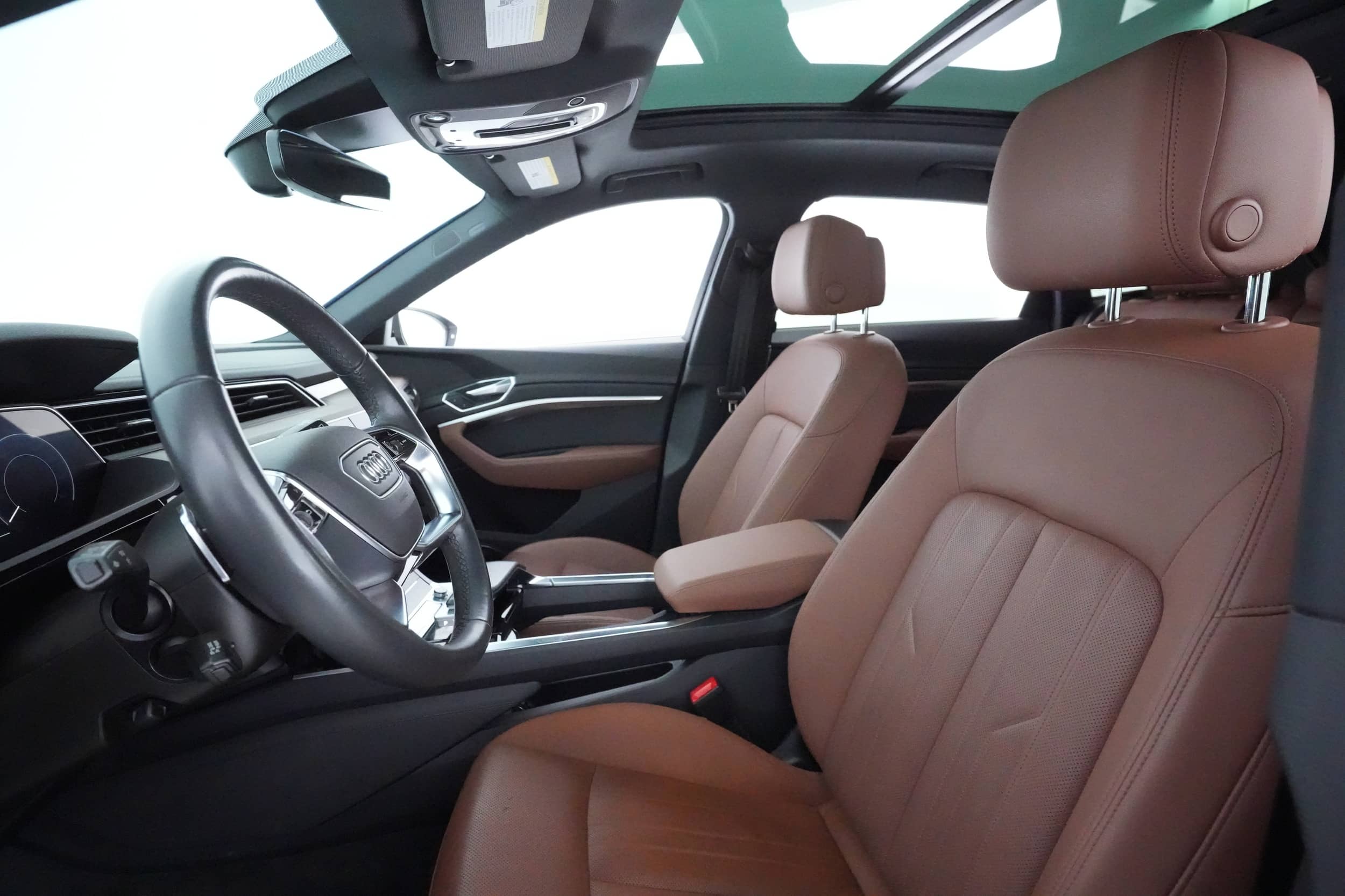 EverCars Co. vehicle image 15 for Audi e-tron -  Premium Plus on EverCars Co.