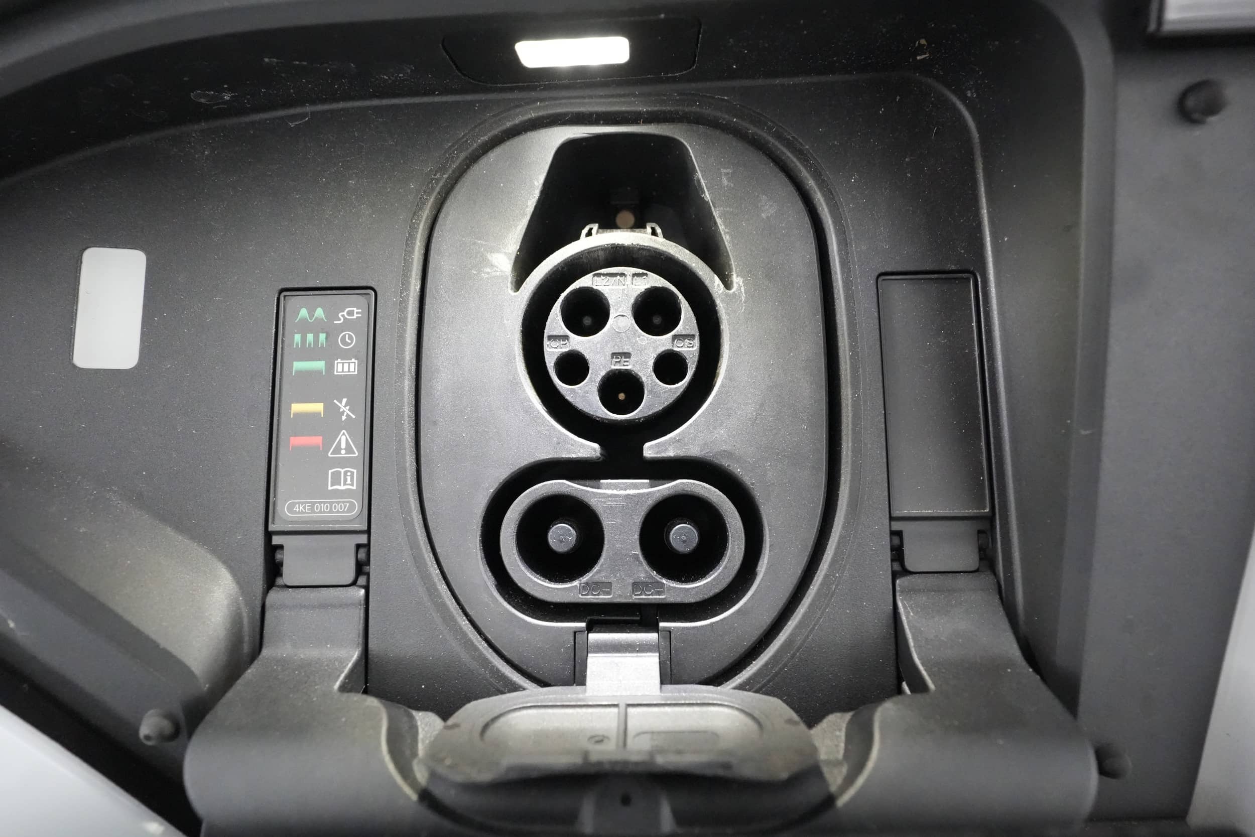 EverCars Co. vehicle image 18 for Audi e-tron -  Premium Plus on EverCars Co.