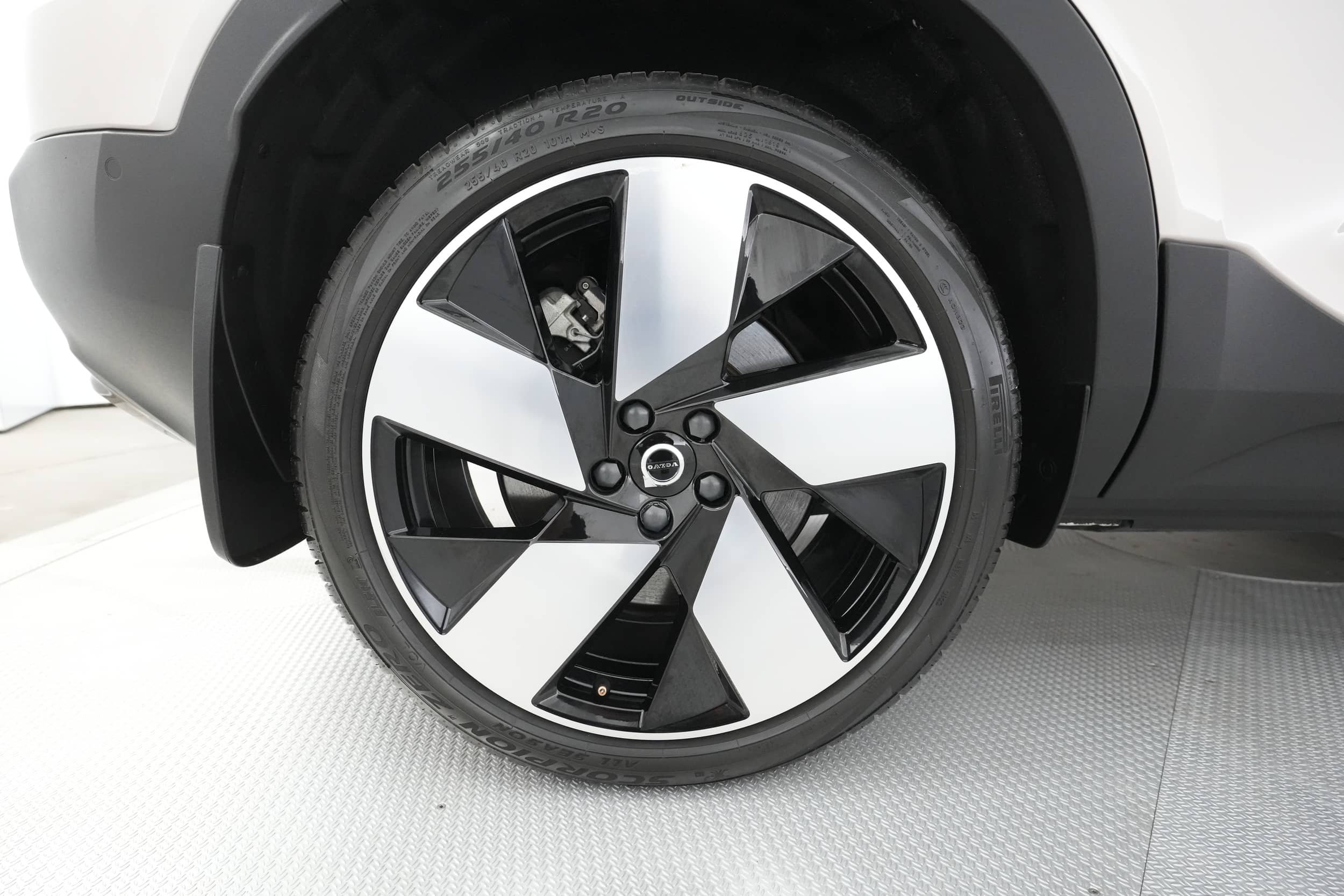 EverCars Co. vehicle image 15 for Volvo XC40 Recharge -  Twin Ultimate on EverCars Co.