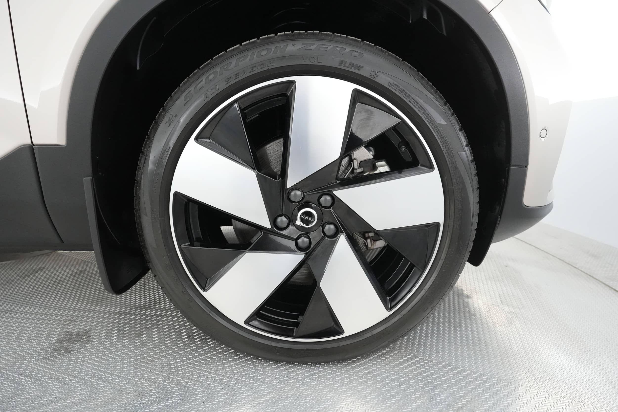 EverCars Co. vehicle image 14 for Volvo XC40 Recharge -  Twin Ultimate on EverCars Co.