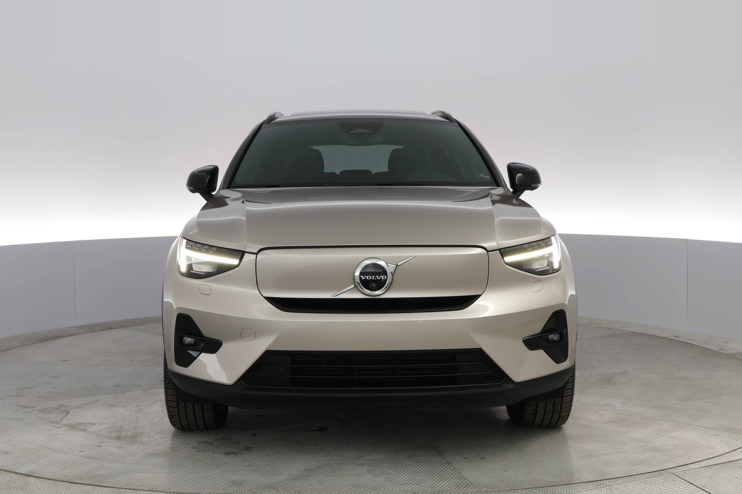 EverCars Co. vehicle image 6 for Volvo XC40 Recharge -  Twin Ultimate on EverCars Co.