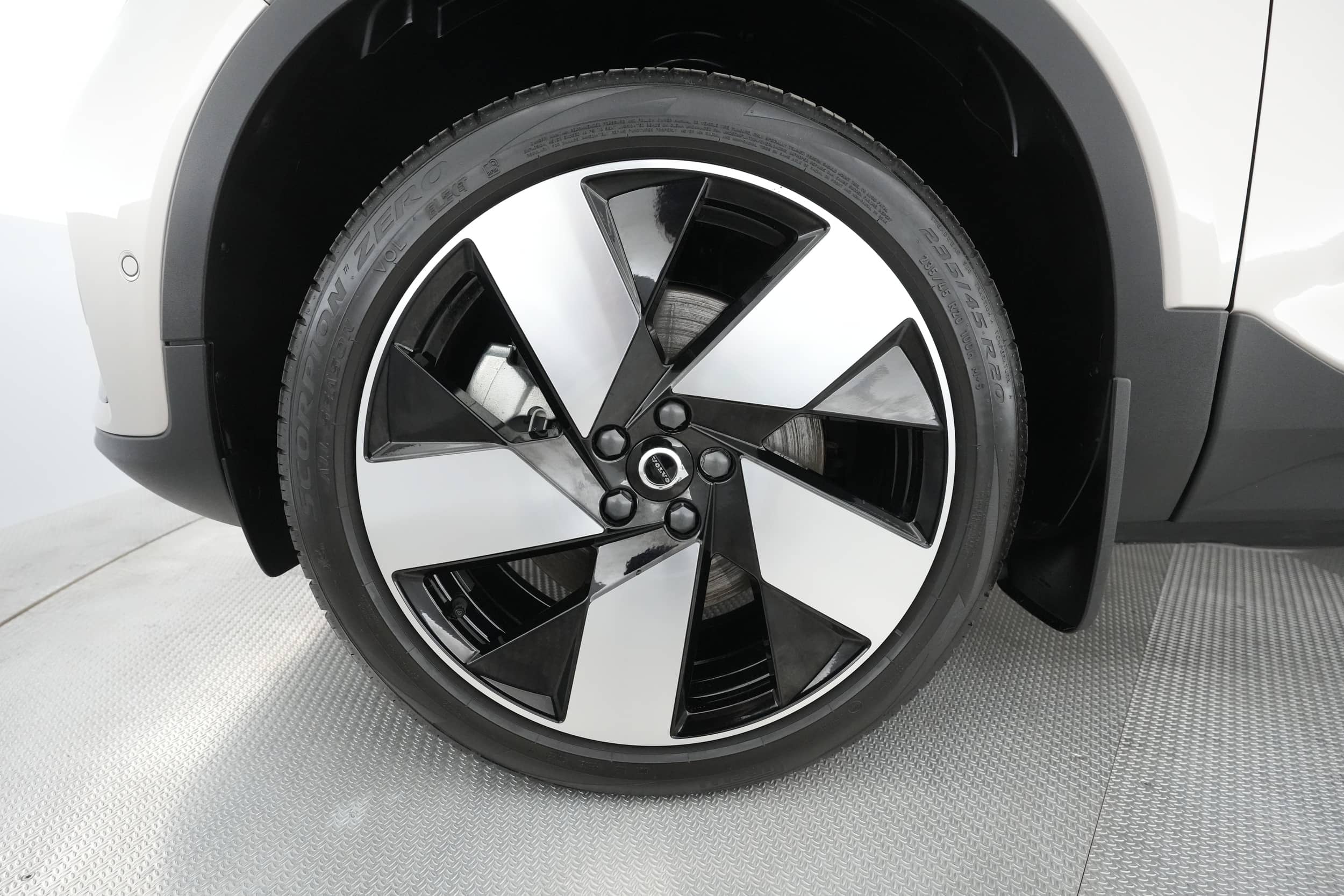 EverCars Co. vehicle image 12 for Volvo XC40 Recharge -  Twin Ultimate on EverCars Co.
