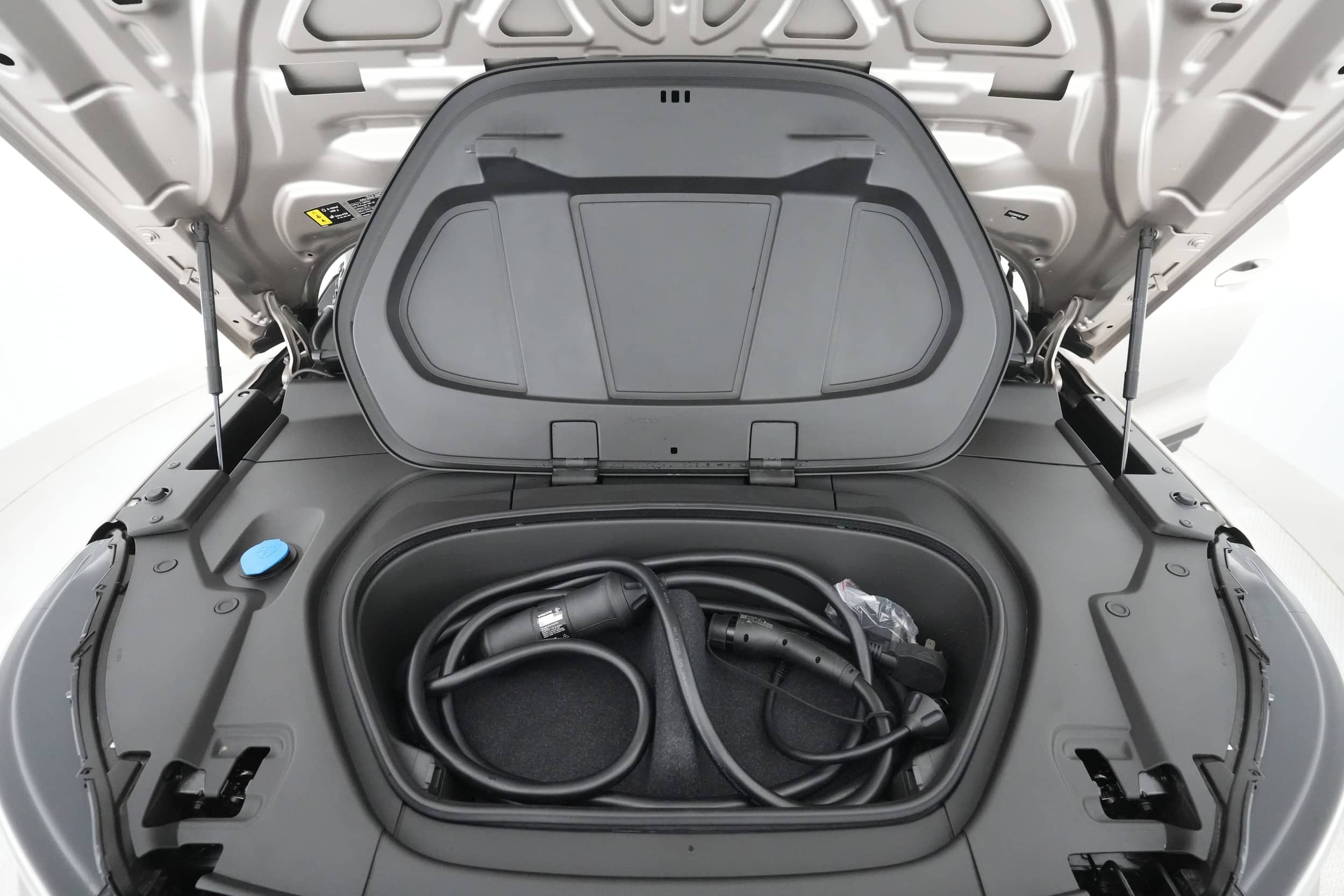 EverCars Co. vehicle image 23 for Volvo XC40 Recharge -  Twin Ultimate on EverCars Co.