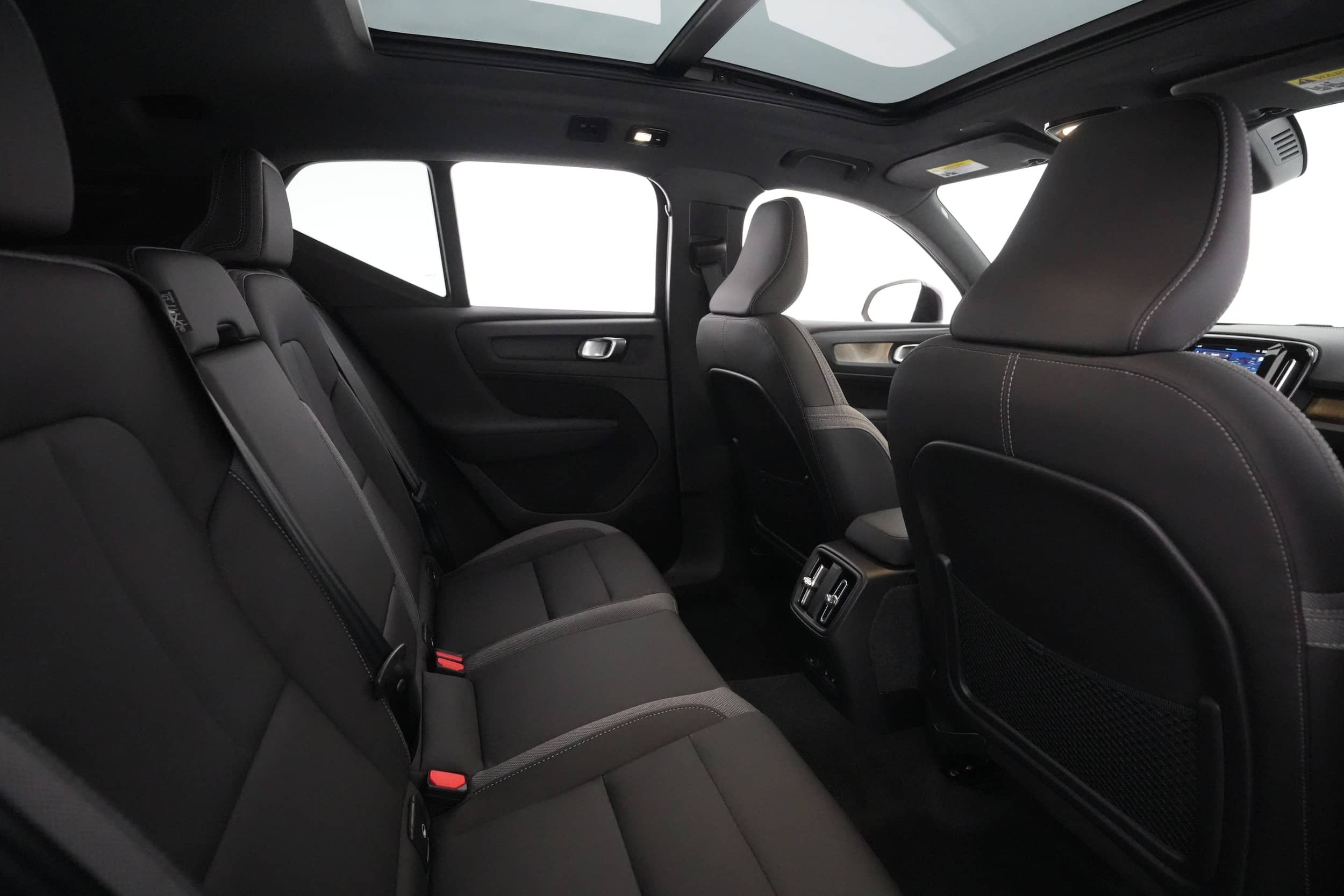 EverCars Co. vehicle image 4 for Volvo XC40 Recharge -  Twin Ultimate on EverCars Co.